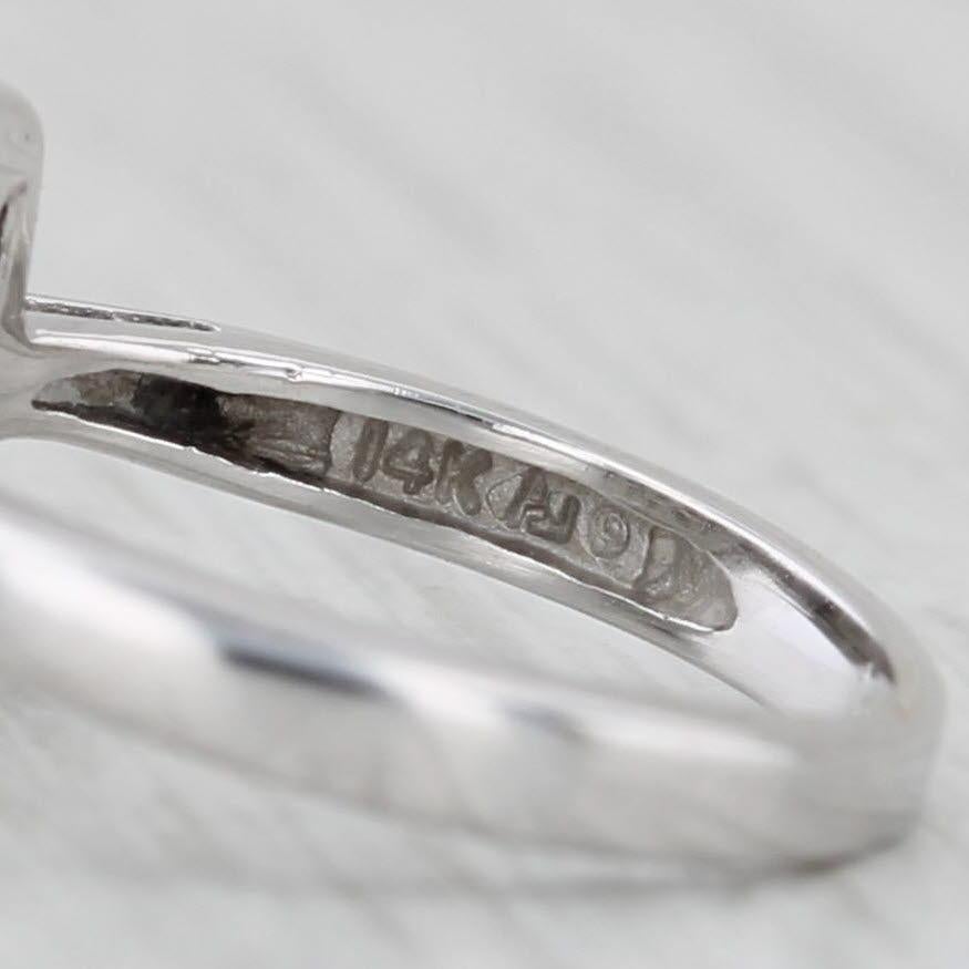 Anello di fidanzamento con diamante aureolato da 0,32tw in oro bianco 14k misura 3,75 in vendita 3