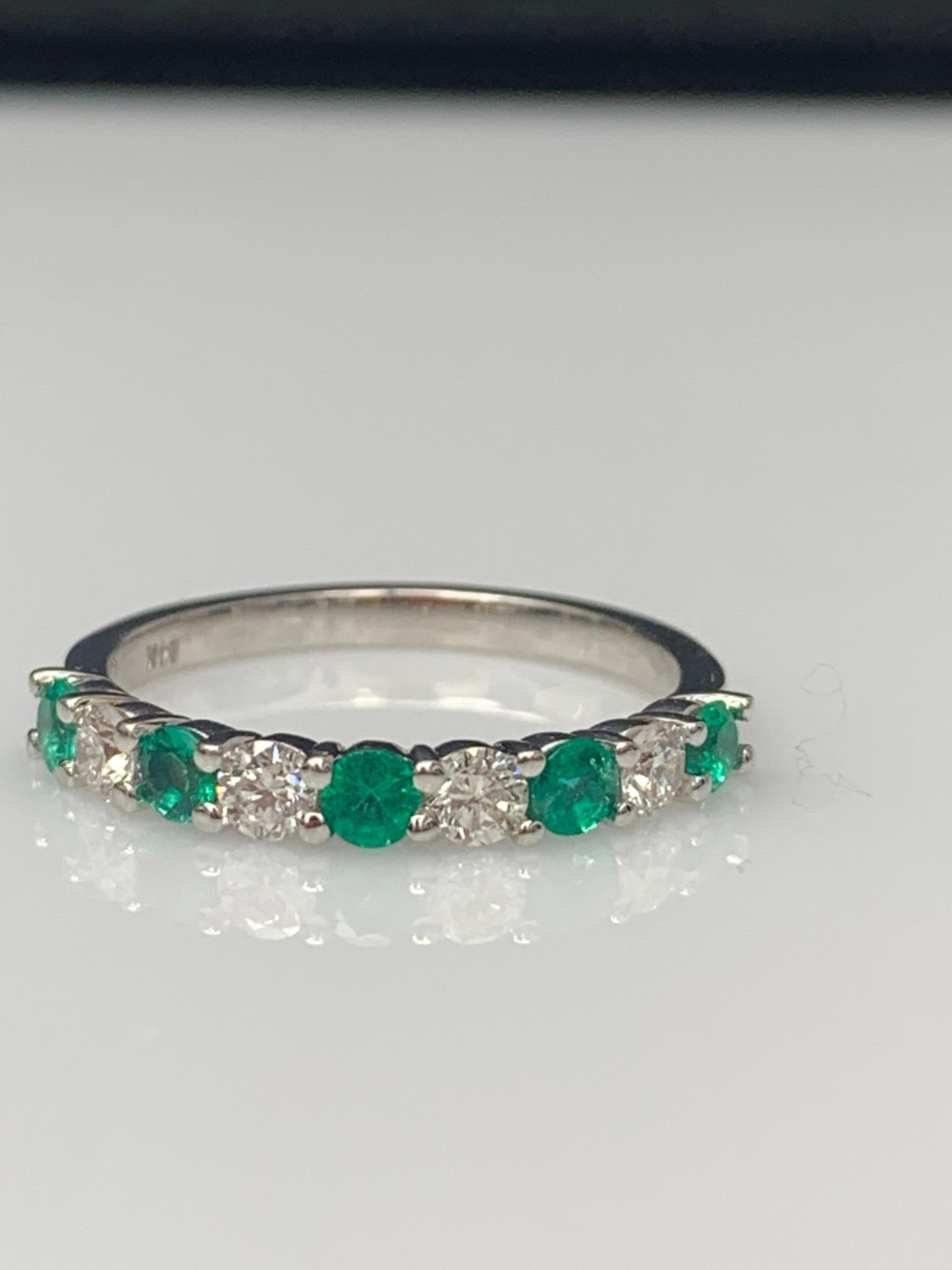 0.33 Carat Brilliante Cut Emerald Diamond 9 Stone Wedding Band 14K White Gold en vente 1