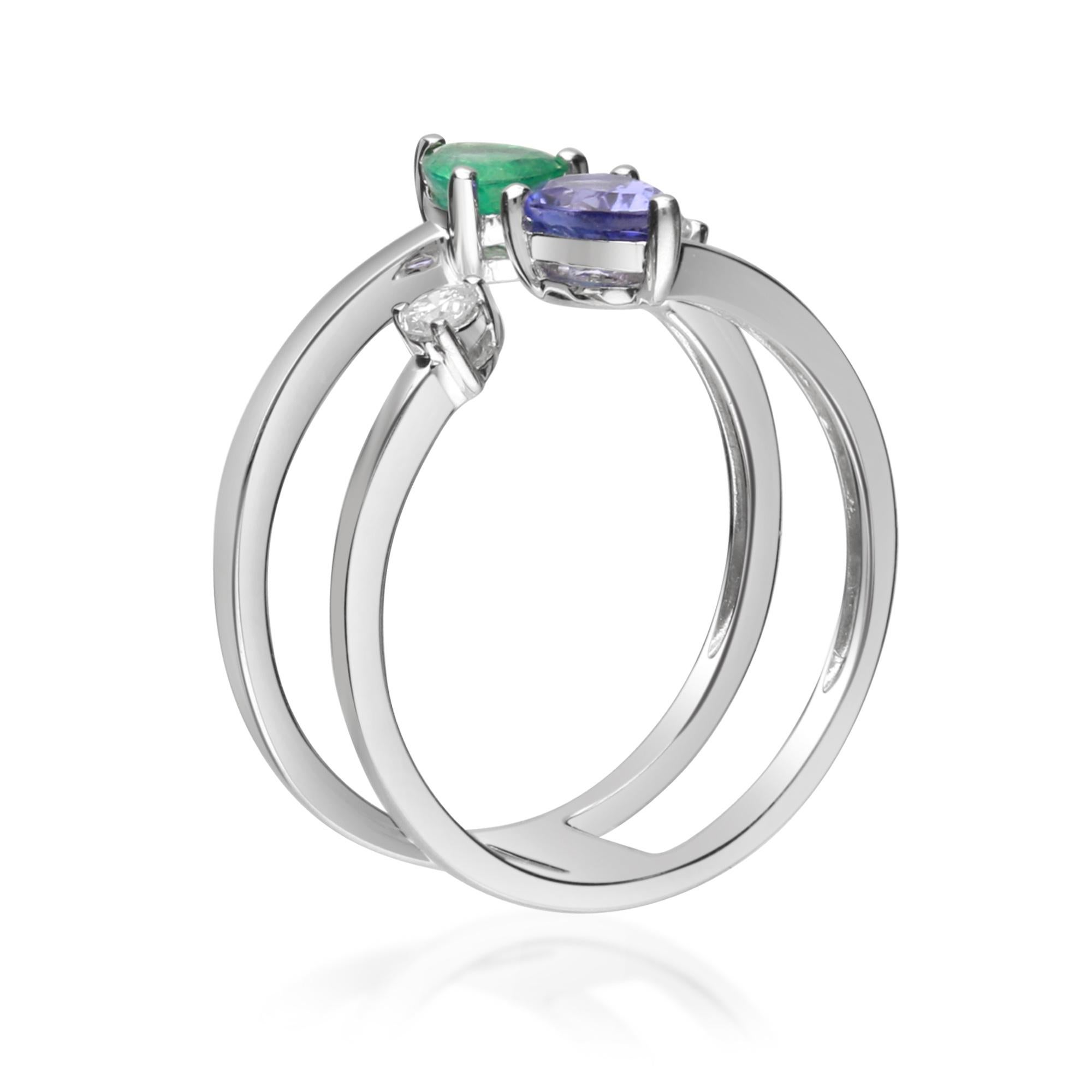0.33 Carat Emerald and 0.42 Tanzanite and Diamond 14 Karat White Gold Ring In New Condition For Sale In New York, NY