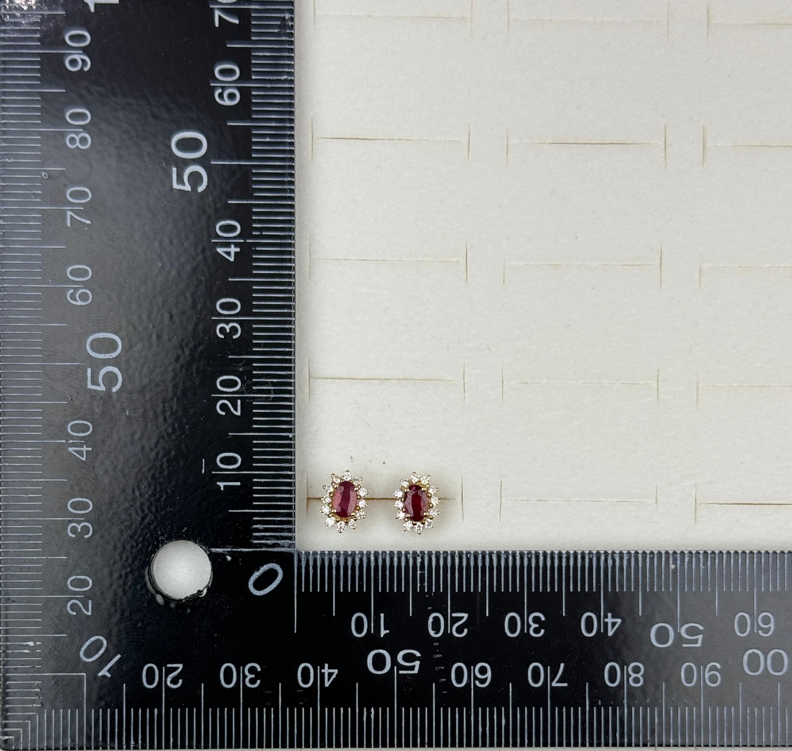 0,33 Karat Mosambik-Rubin-Diamant-Ohrringe aus 18 Karat Gelbgold im Zustand „Neu“ im Angebot in Hong Kong, HK
