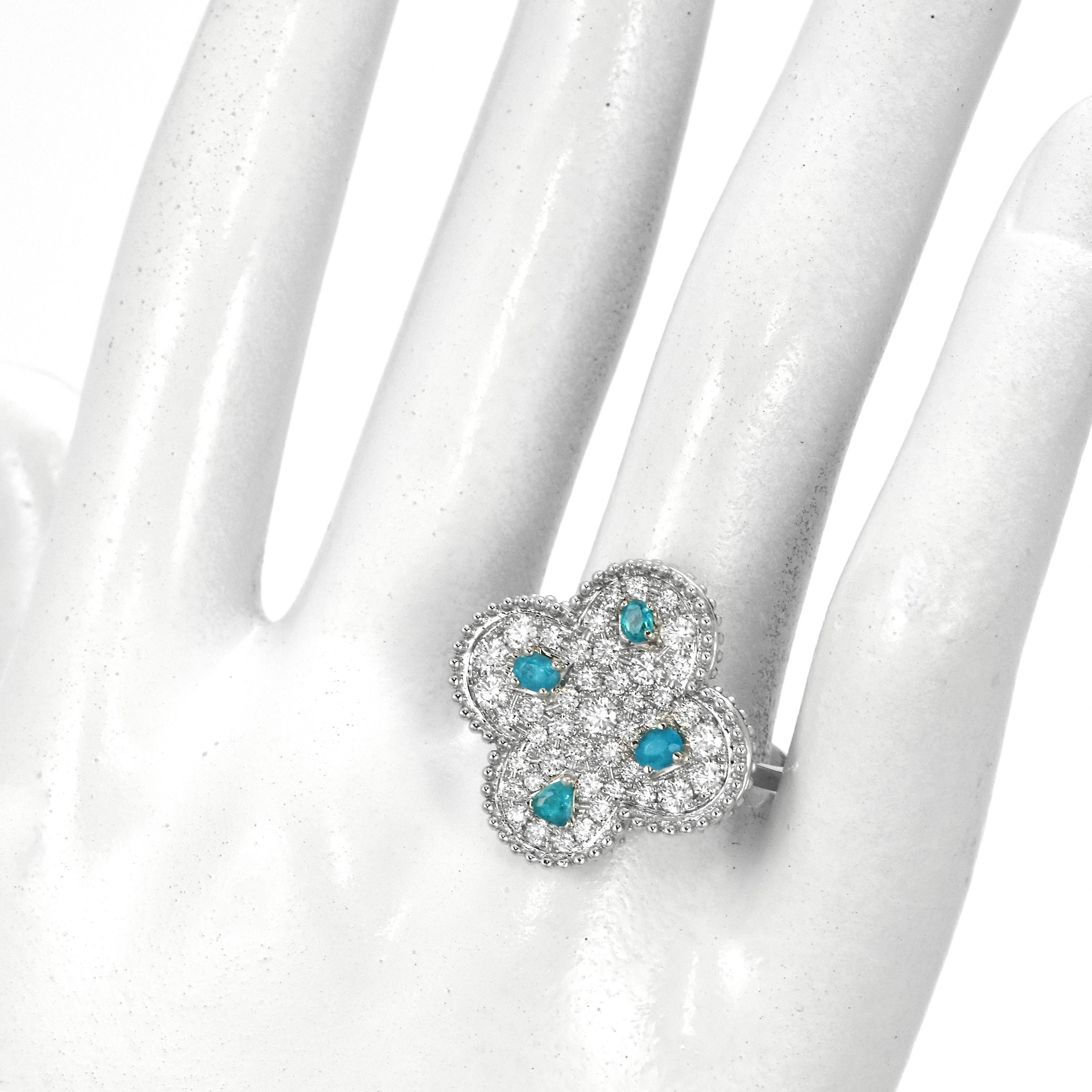 0,33 Karat natürlicher brasilianischer Paraiba-Turmalin-Cluster-Ring aus 18 Karat Gold im Zustand „Neu“ im Angebot in Tokyo, JP