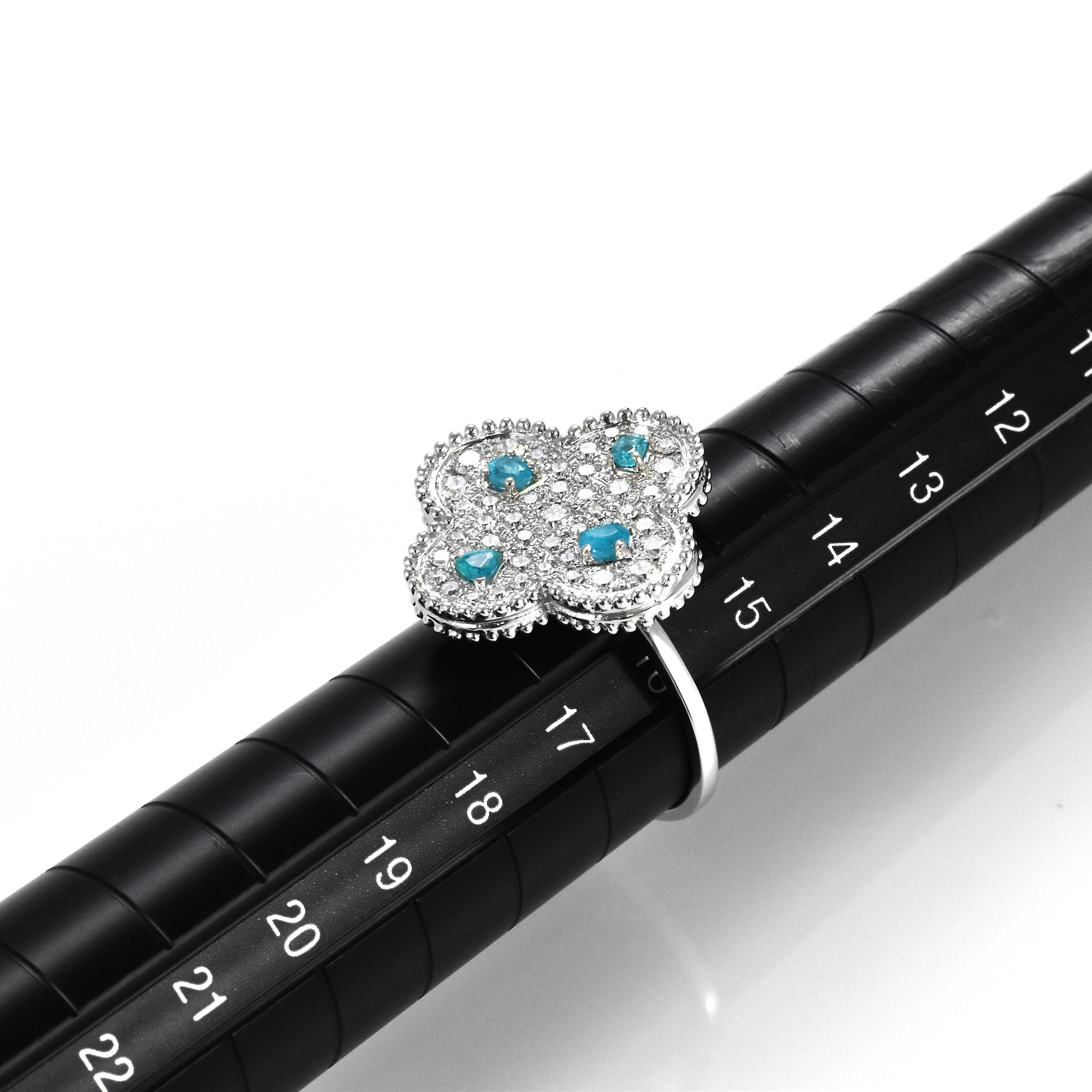 0,33 Karat natürlicher brasilianischer Paraiba-Turmalin-Cluster-Ring aus 18 Karat Gold im Angebot 3