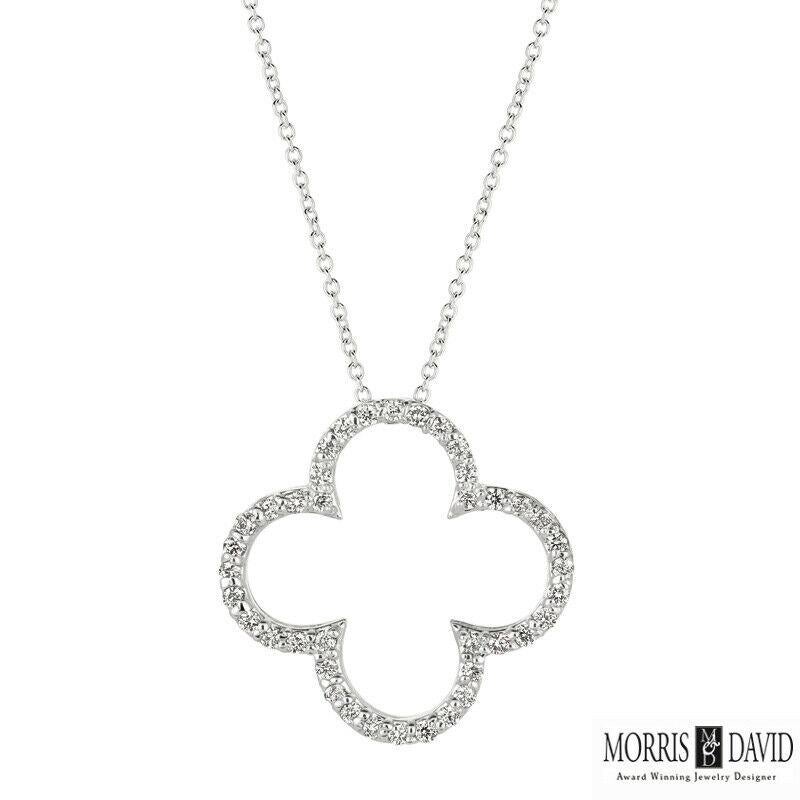 Taille ronde Chaîne pendentif trèfle en or blanc 14 carats avec diamants naturels de 0,33 carat en vente