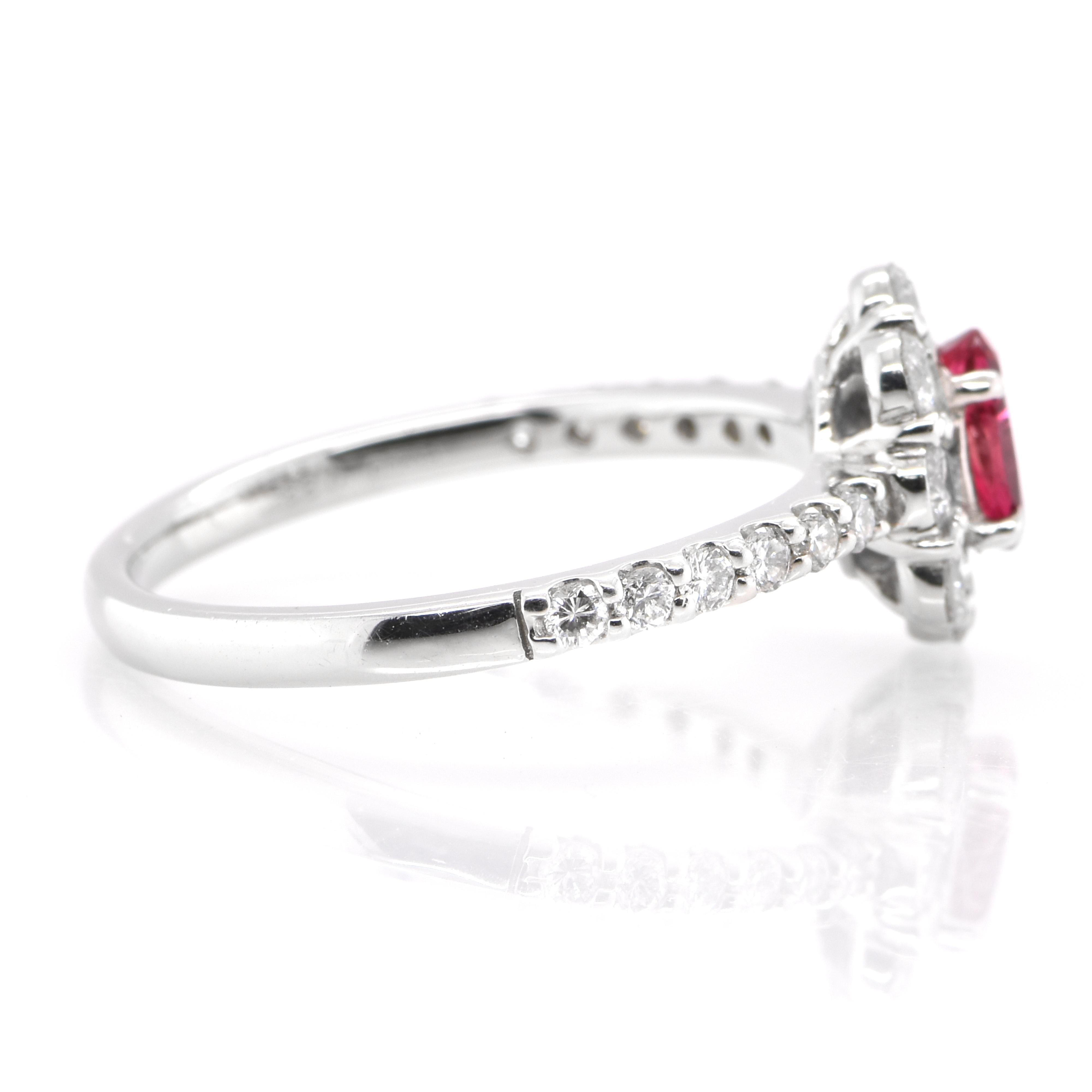 0,33 Karat natürlicher roter Beryll 'Utah, USA' und Diamantring aus Platin im Zustand „Hervorragend“ in Tokyo, JP