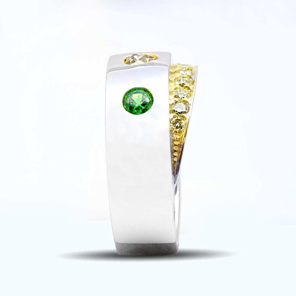0.33 Carat Natural Russian Demantoid Garnet Diamond 14K White & Yellow Gold Ring In New Condition For Sale In Los Angeles, CA