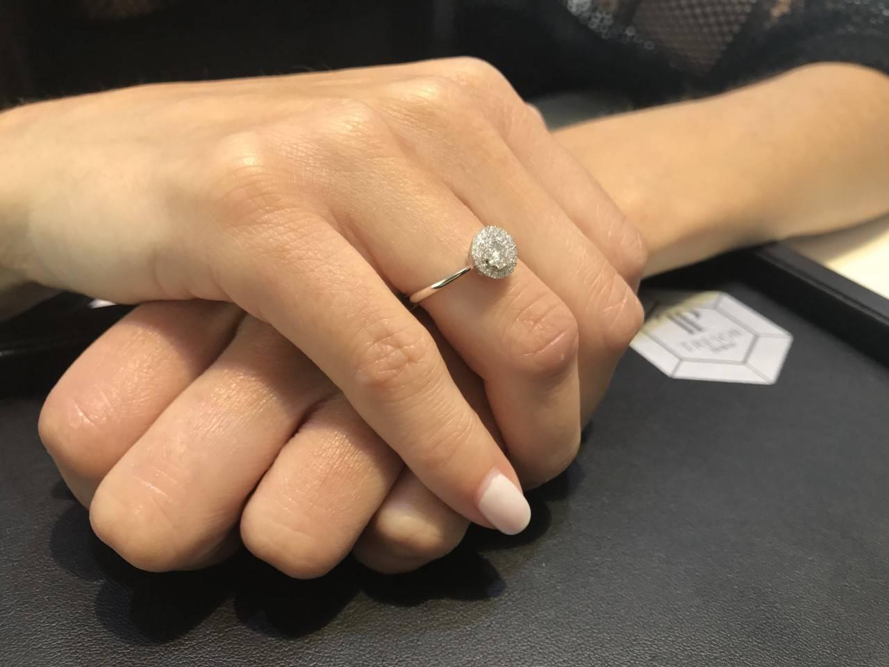 0.33 Carat Round Cut Cluster 18 Karat White Gold Halo Engagement Diamond Ring For Sale 2