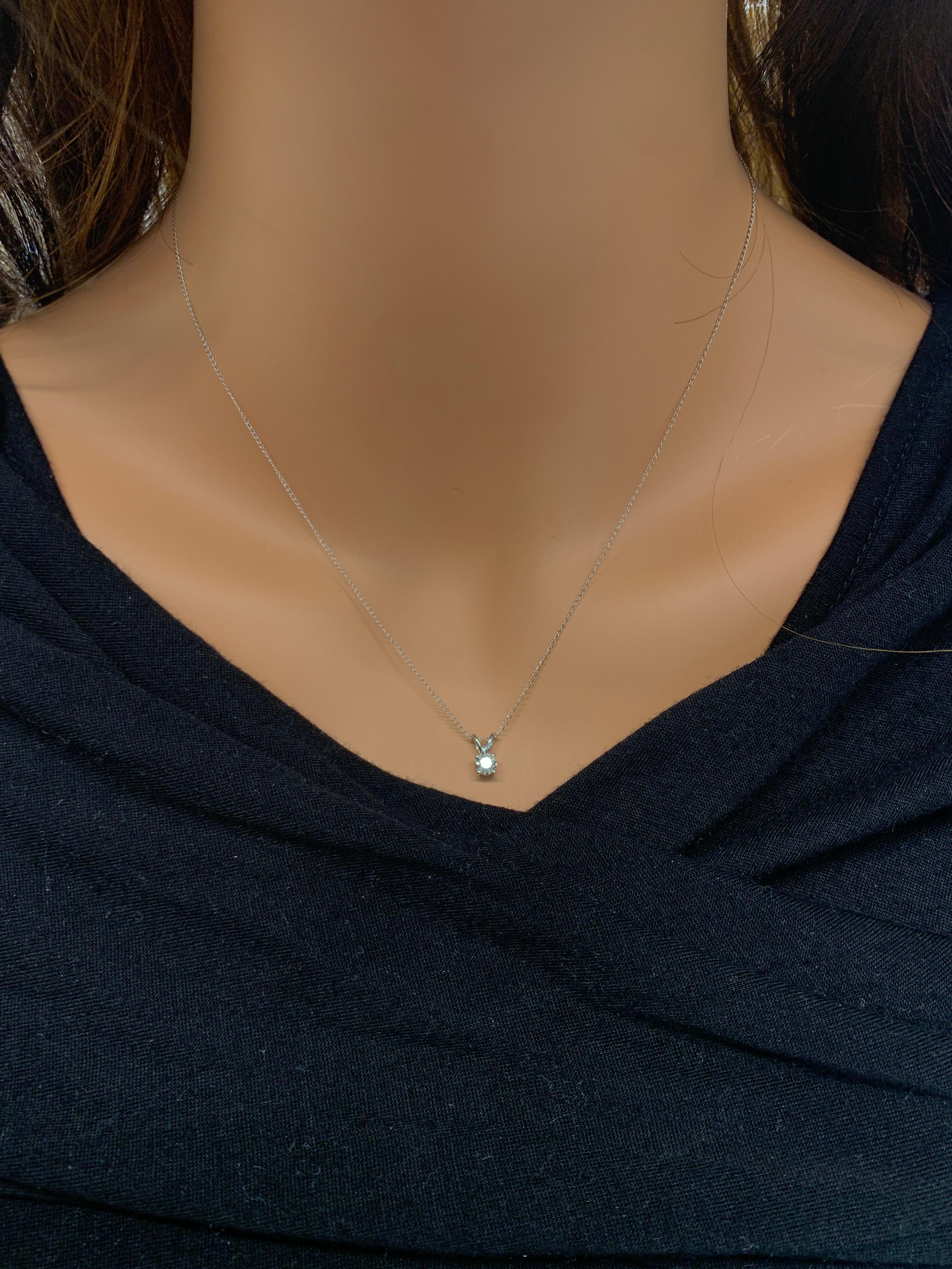 Contemporain 0.33 Carat Round Diamond Solitaire Pendentif 14K White Gold Timeless Elegance en vente