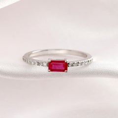 0.33 Carat Ruby Gemstone 0.12 Carat SI/H Diamond Ring 10 Karat White Gold