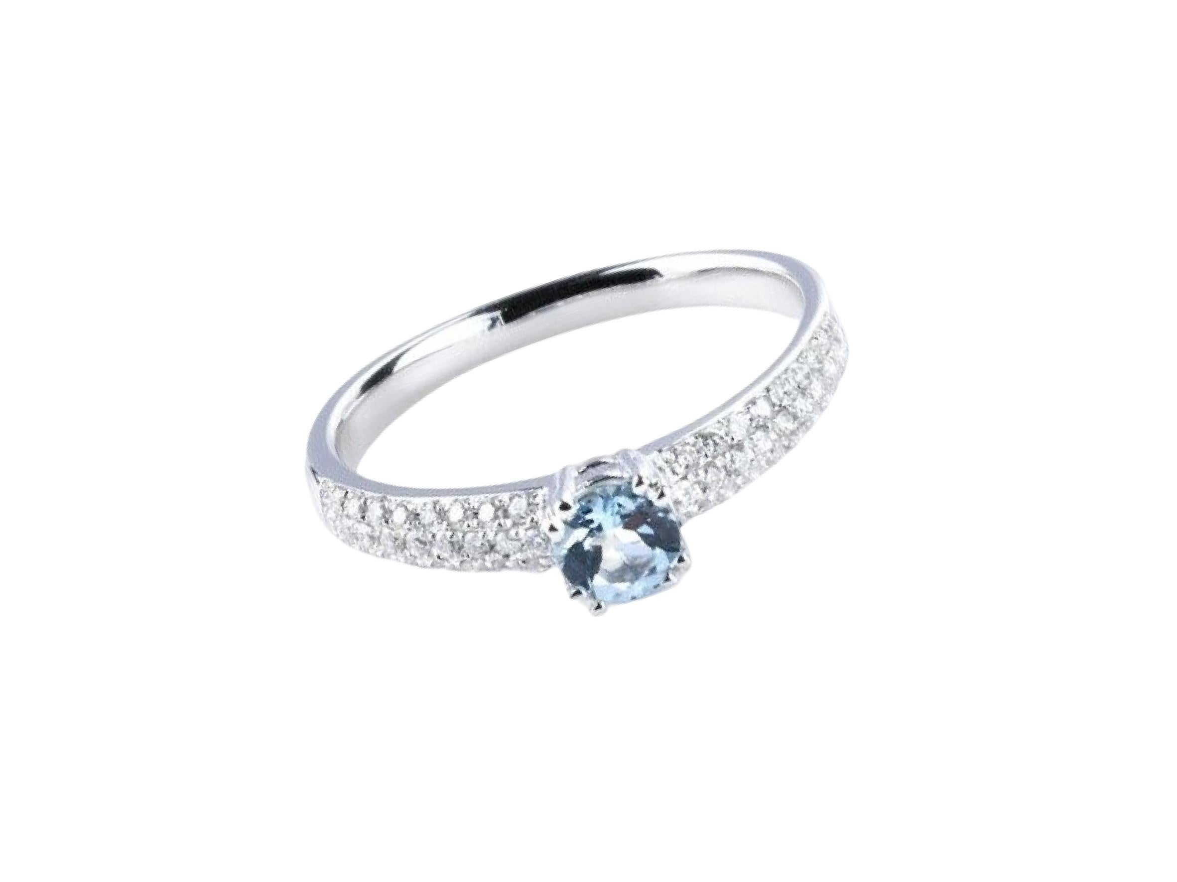 For Sale:  0.335 Carat Aquamarine and Diamond Ring in 14 Karat White Gold 2
