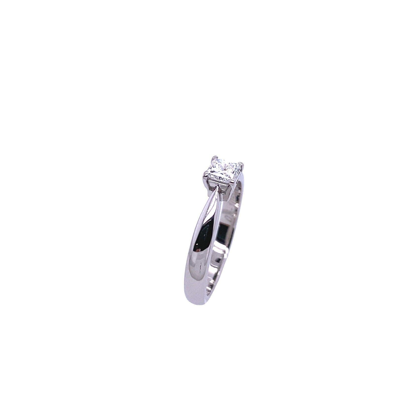 0,33ct E/VS1 Quadratischer modifizierter Brillantschliff Diamantring in Classic Platin im Zustand „Hervorragend“ im Angebot in London, GB