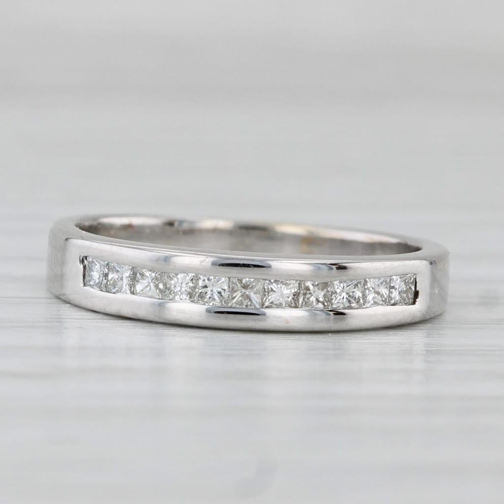 0.33ctw Diamond Channel Set Wedding Band 18k White Gold Size 5.25 Ring Stackable Bon état - En vente à McLeansville, NC