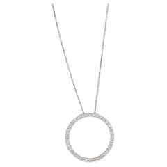 Collana con ciondolo a forma di cerchio dell'eternità con diamante da 0,33 ct. in oro bianco 14k con catena a scatola da 18,75".