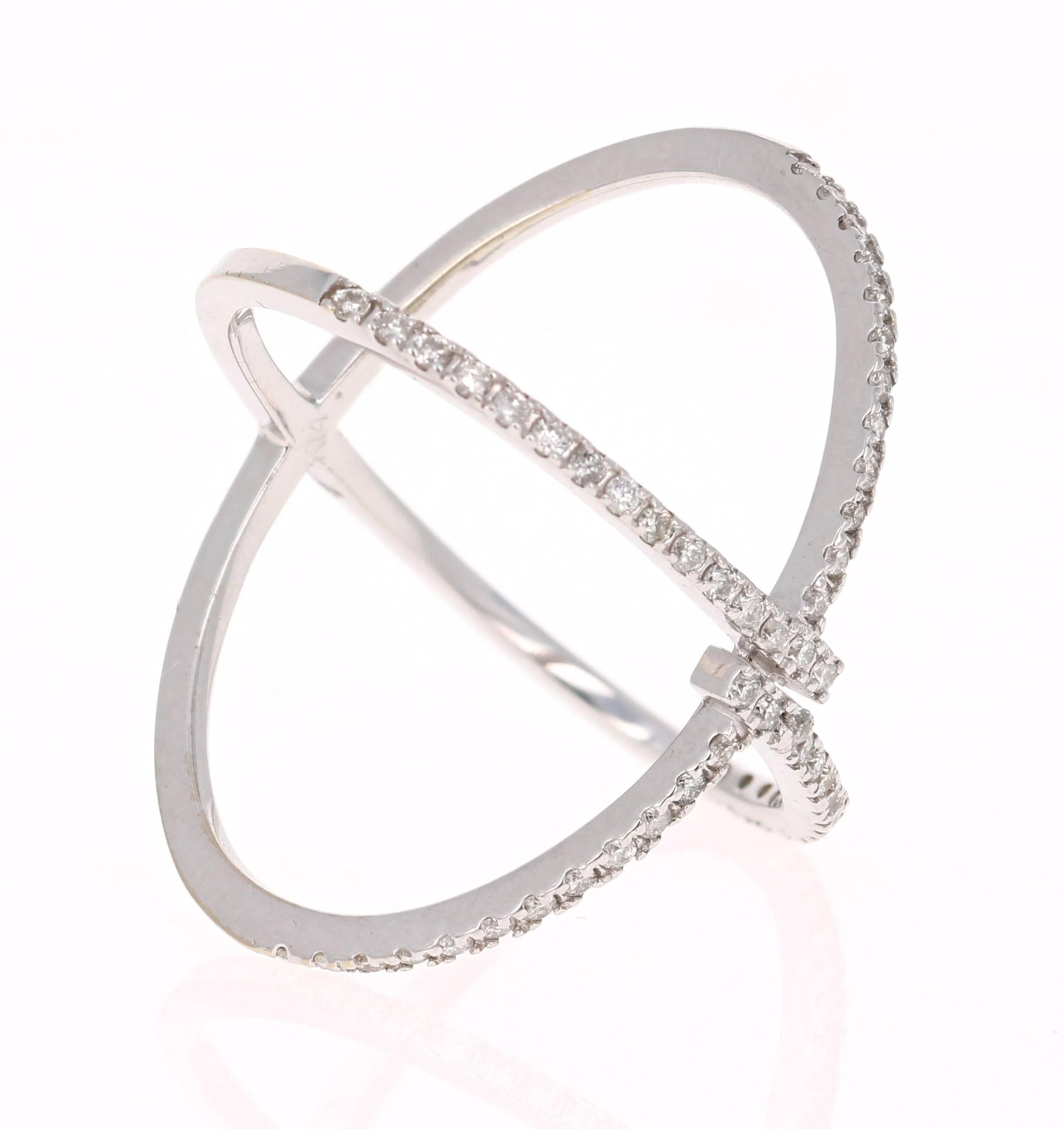 A simple cocktail/statement ring with a criss-cross setting! Very much on trend with the modern day rings. A ring that screams #girlpower #bossbabe #bosslady for the independent and strong! 
Great as an everyday wear and to wear with other rings on