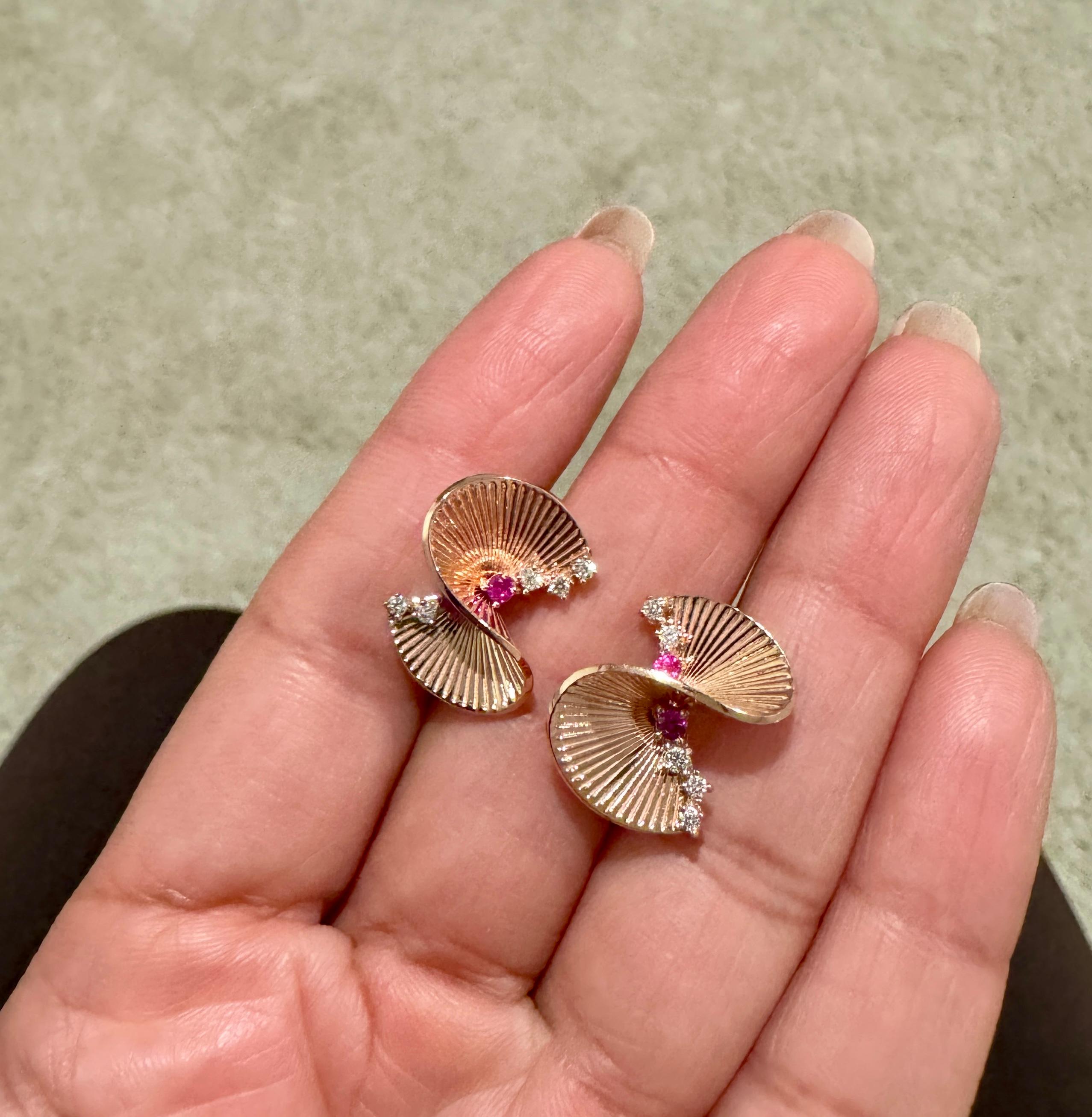Boucles d'oreilles Art Déco en or rose avec diamant de 0,34 carat Pour femmes en vente