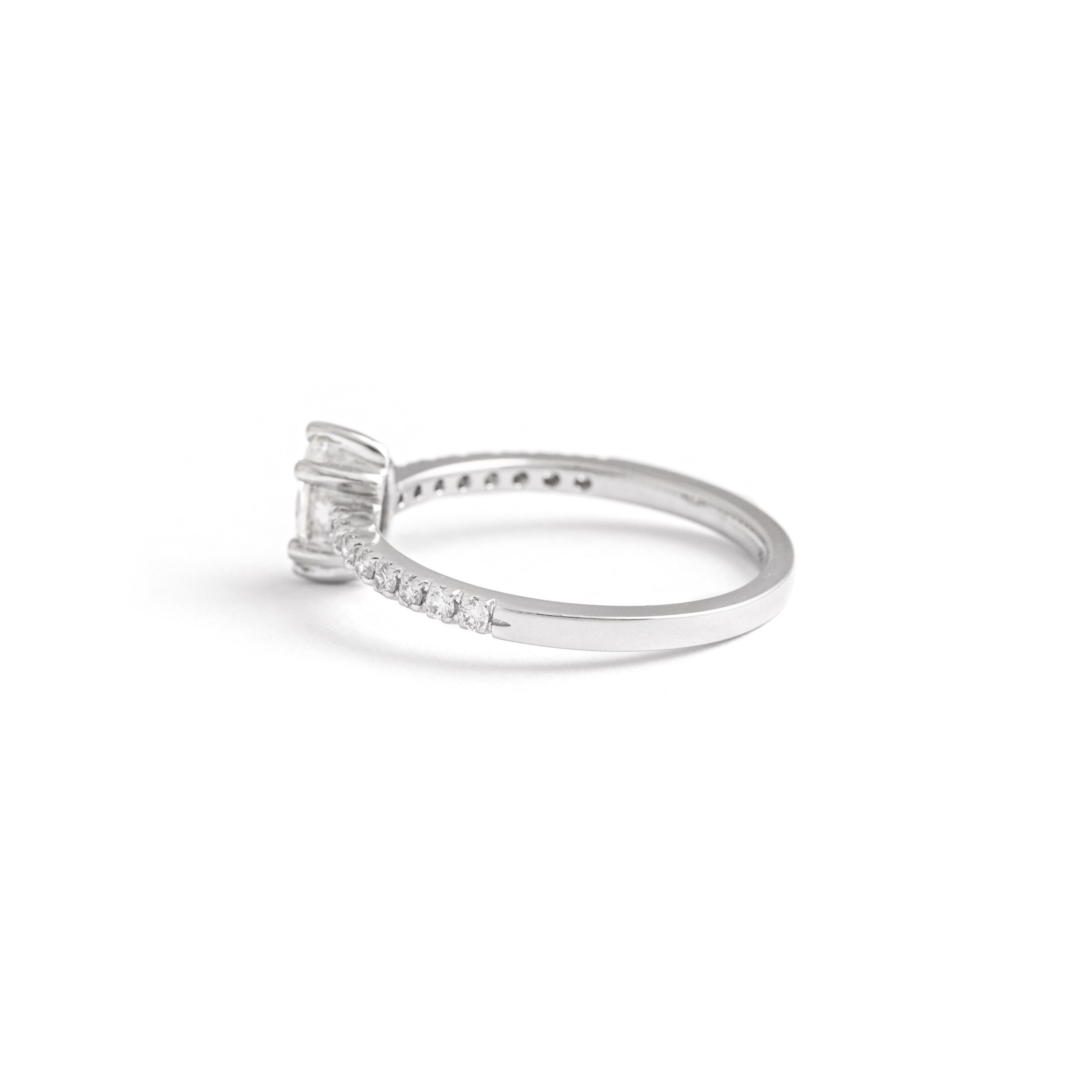 Women's or Men's 0.34 Carat Diamond Solitaire White Gold Ring For Sale