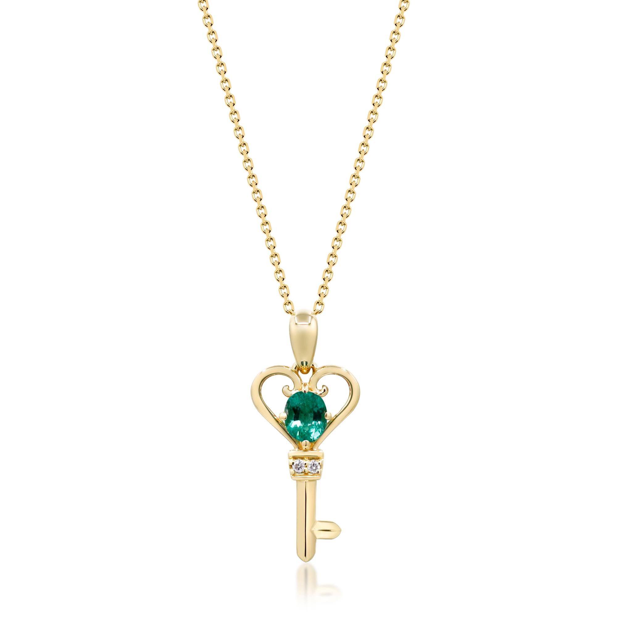 Taglio ovale Ciondolo classico in oro giallo 14K con smeraldo taglio ovale e diamante da 0,34 carati in vendita