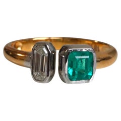 0.34Ct Colombian Emerald and Natural Diamond Toi et Moi Ring