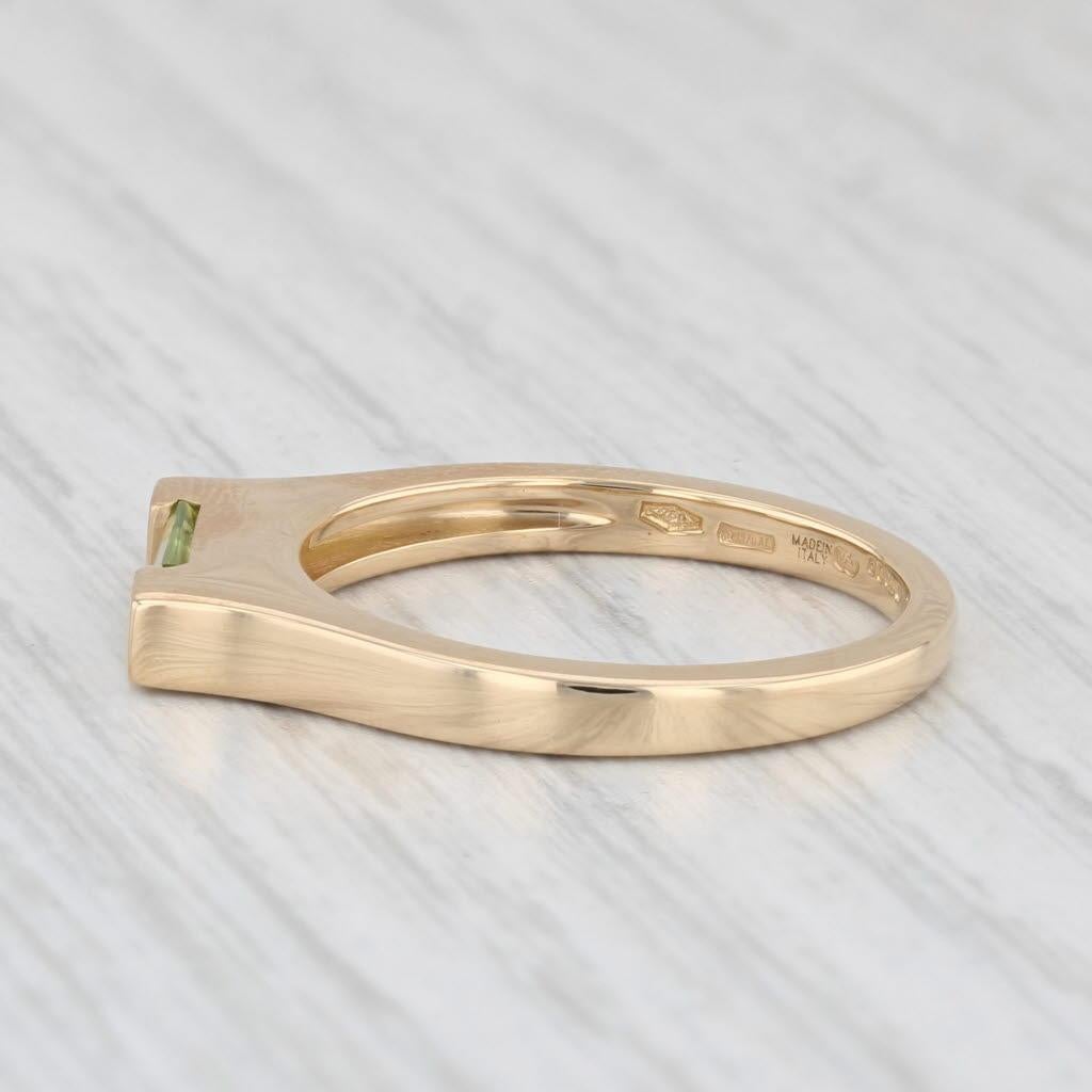 0.34ct Green Peridot Solitaire Ring 18k Yellow Gold Size 7 Stackable Asprey In Good Condition For Sale In McLeansville, NC