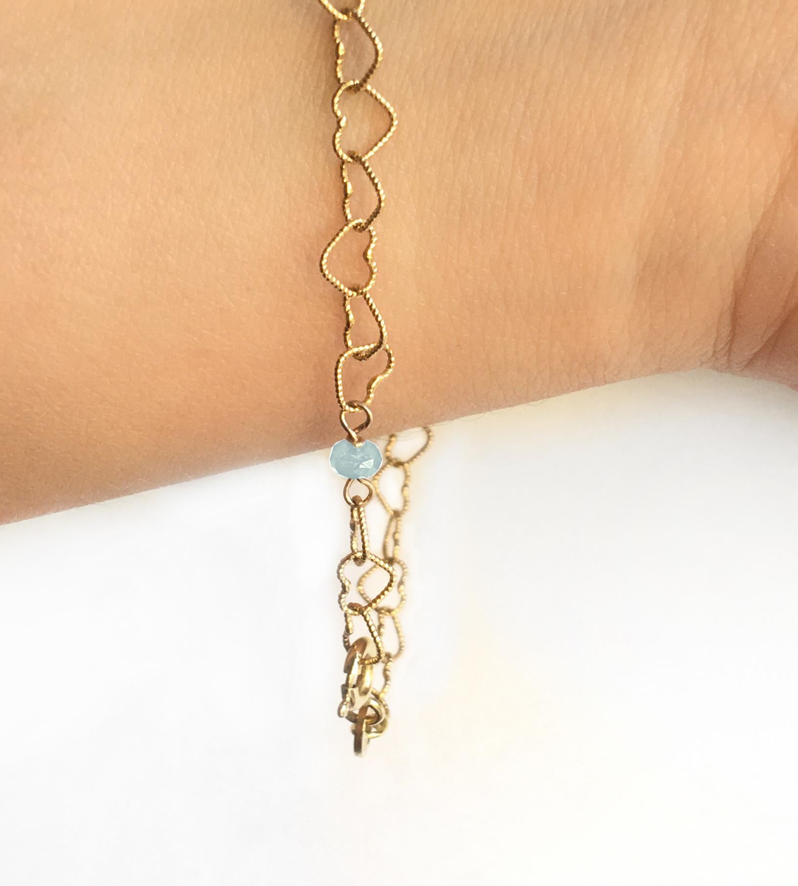 0.35 Carat Bead Cut Aquamarine 18 Karat Yellow Gold Little Heart Chain Bracelet For Sale 4