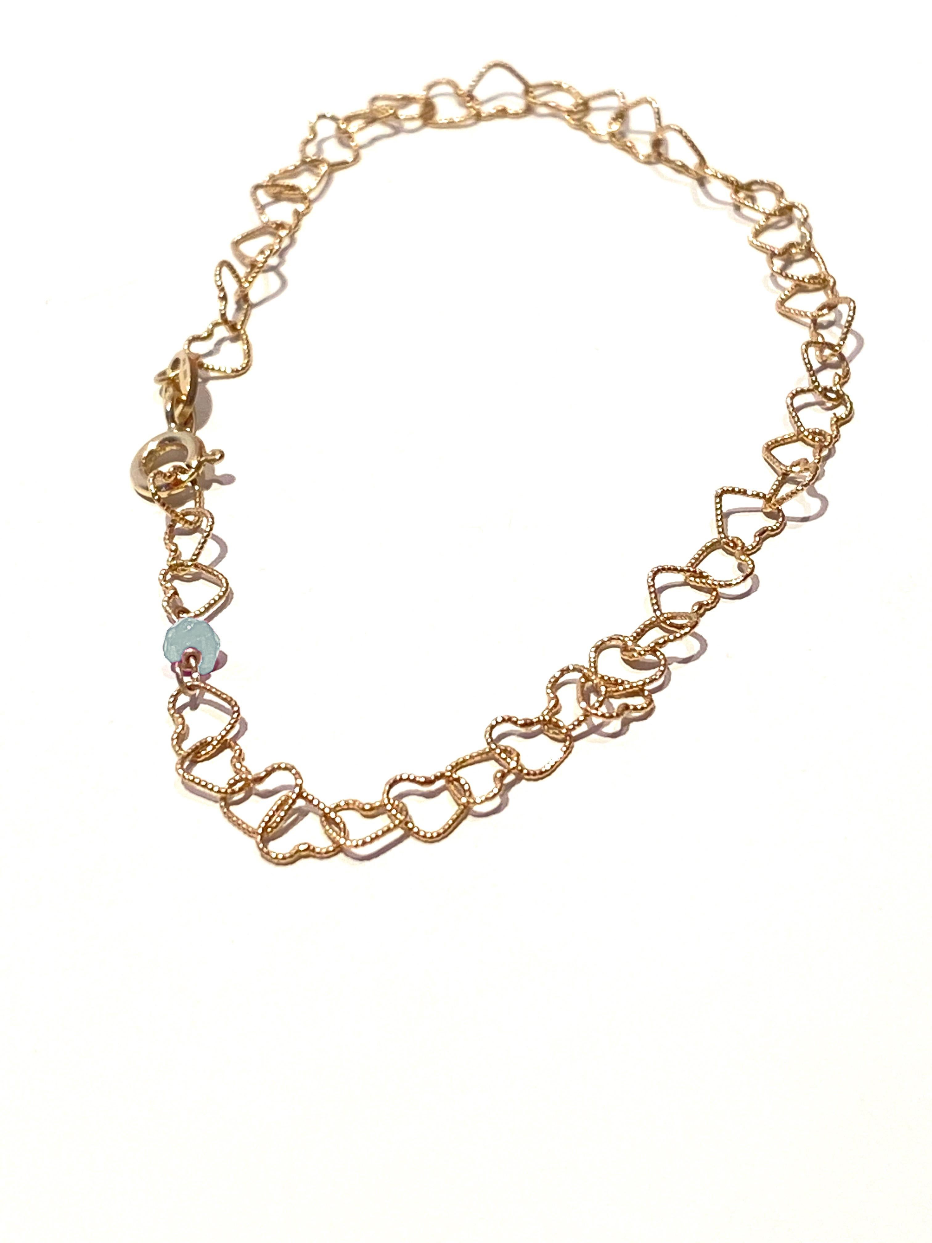 Romantic 0.35 Carat Bead Cut Aquamarine 18 Karat Yellow Gold Little Heart Chain Bracelet  For Sale
