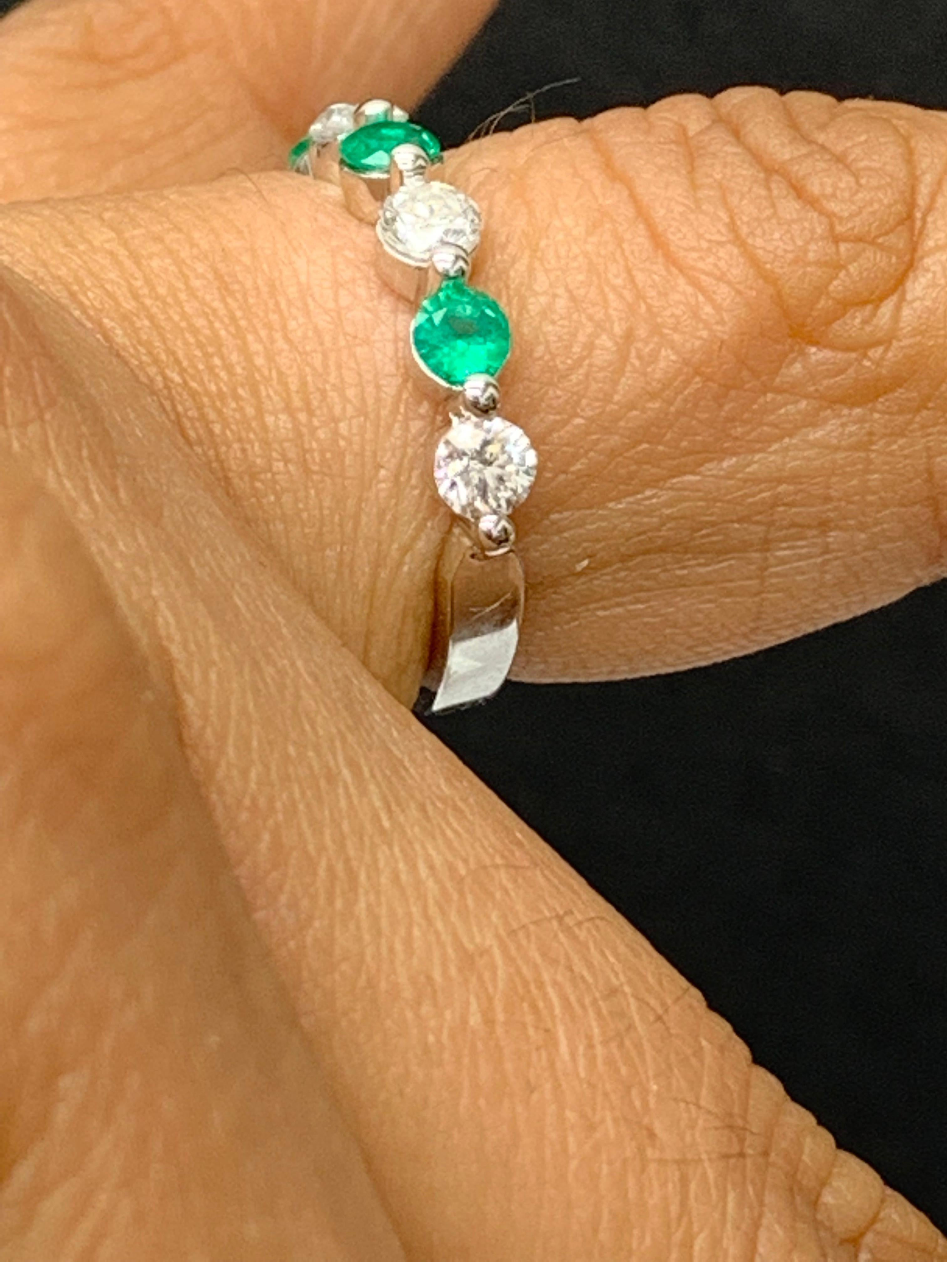 0.35 Carat Brilliant Cut Emerald and Diamond 7 Stone Wedding Band 14K White Gold For Sale 5