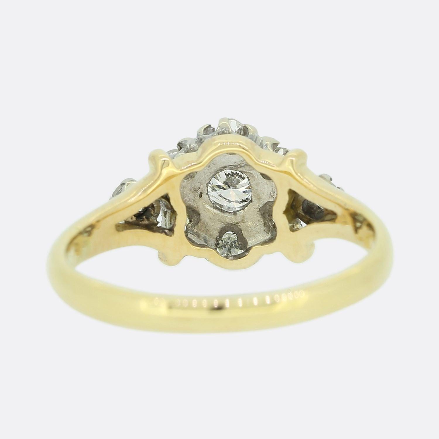 0.35 Karat Diamant Gänseblümchen-Cluster-Ring im Zustand „Gut“ im Angebot in London, GB
