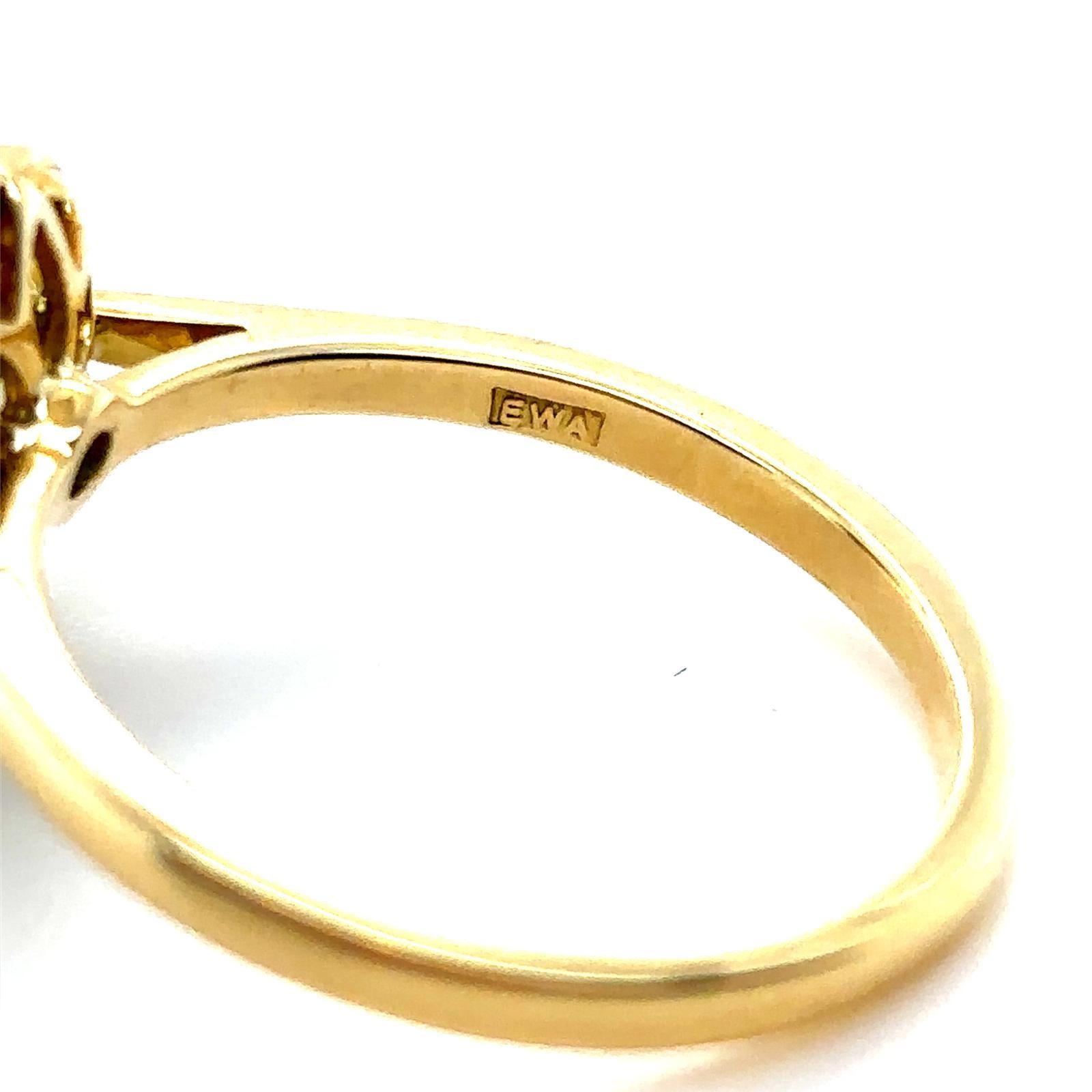 Bague de fiançailles en or jaune 18 carats avec émeraude et diamants en forme de poire de 0,35 carat en vente 2
