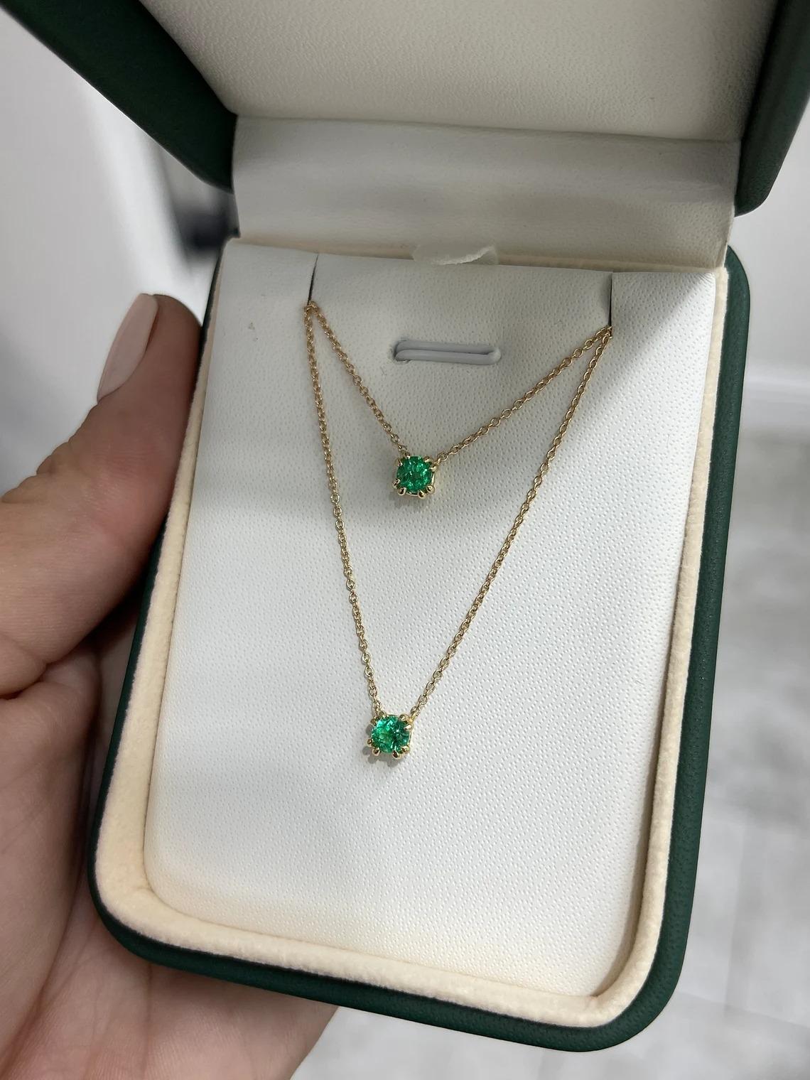 Women's 0.35ct 14K AAA Petite Natural Round Cut Fine Quality Emerald Claw Prong Necklace For Sale