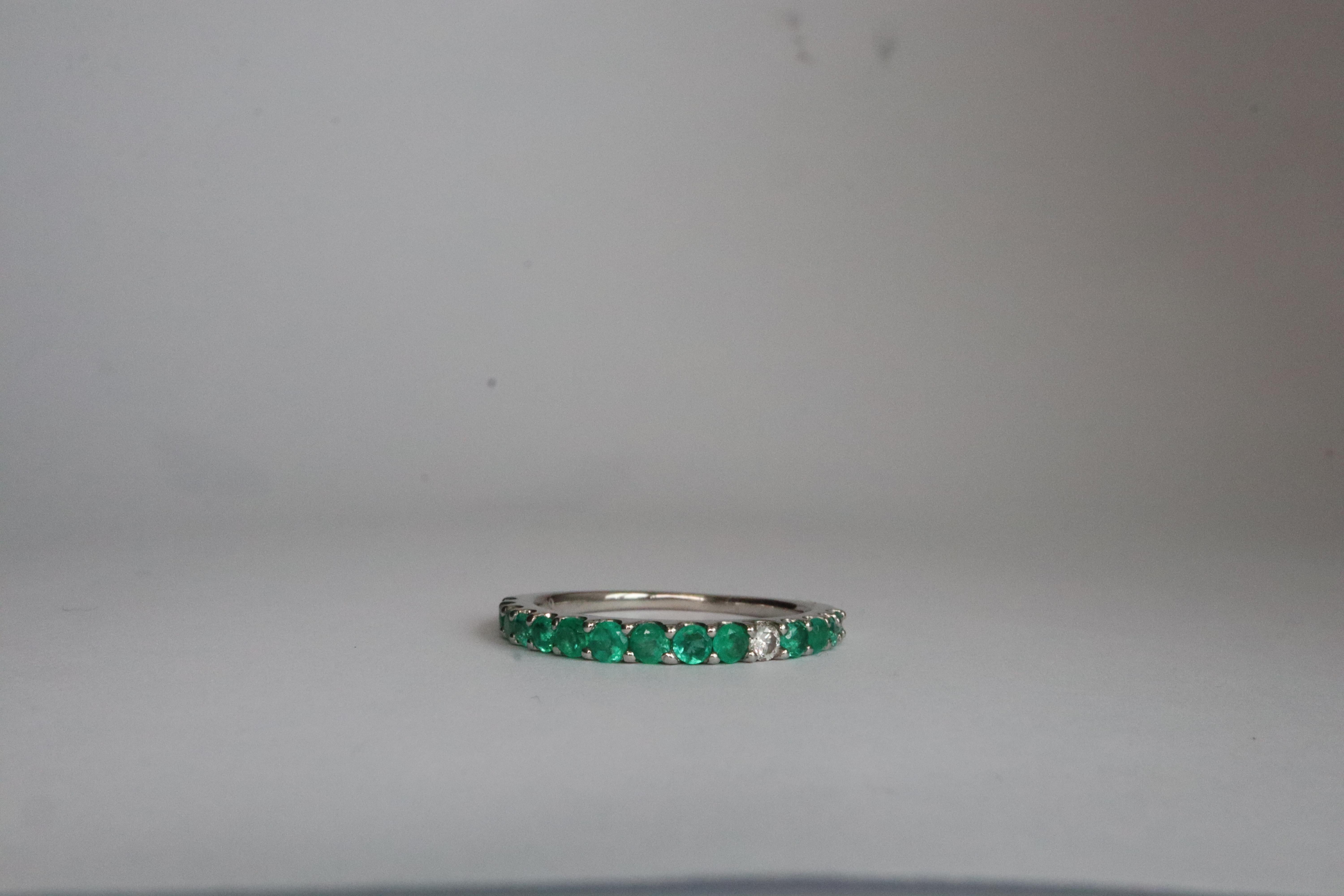 Brilliant Cut 0.35Ct Colombian Emerald Ring For Sale