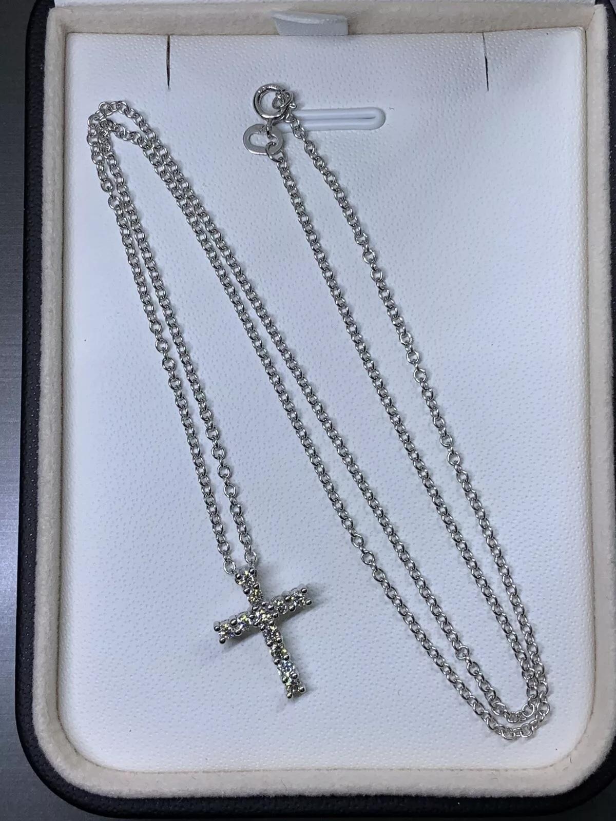 Round Cut 0.35ct Diamond chunky cross pendant necklace in 18ct white gold 18 inches For Sale