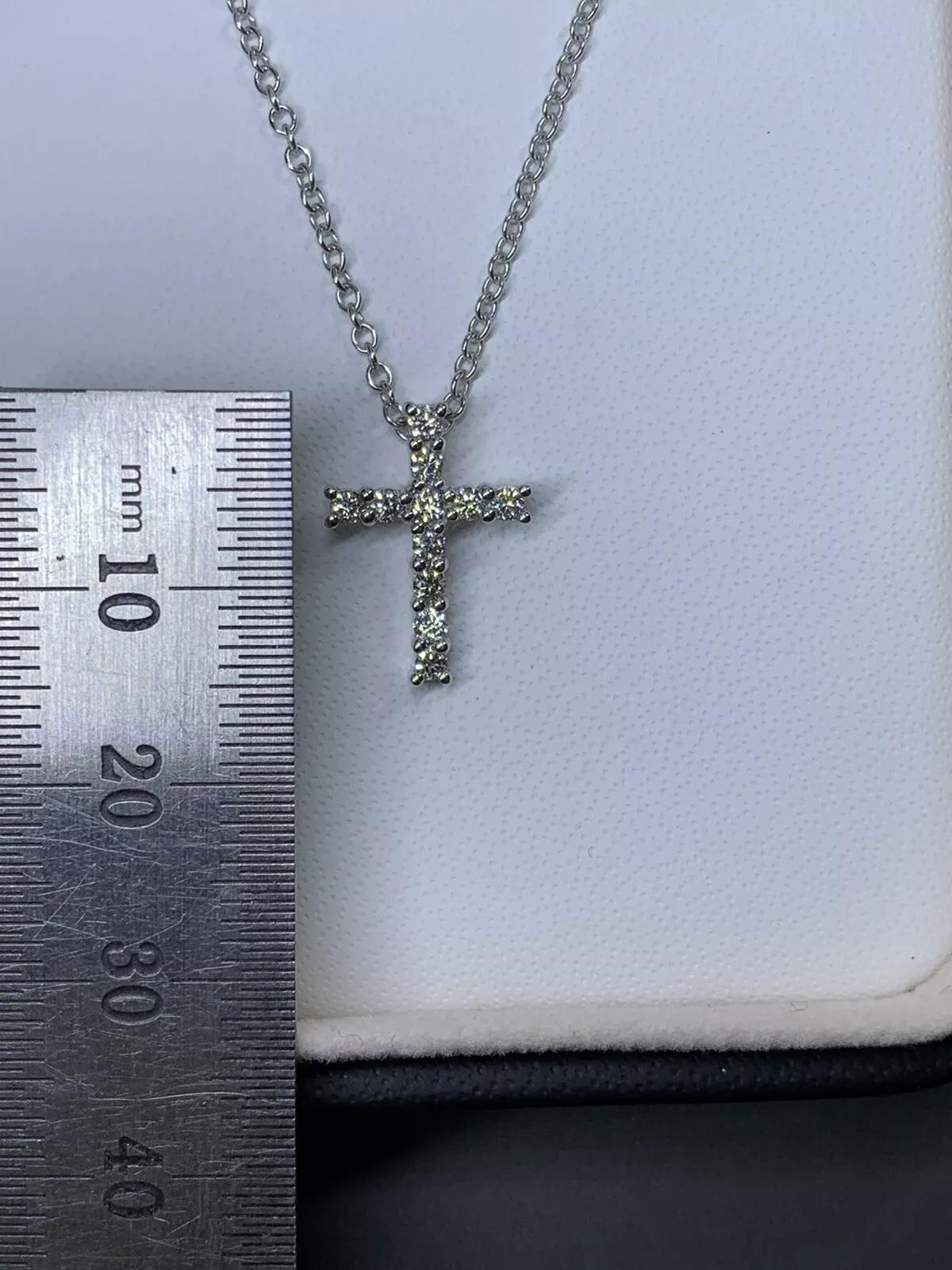 Women's or Men's 0.35ct Diamond chunky cross pendant necklace in 18ct white gold 18 inches For Sale