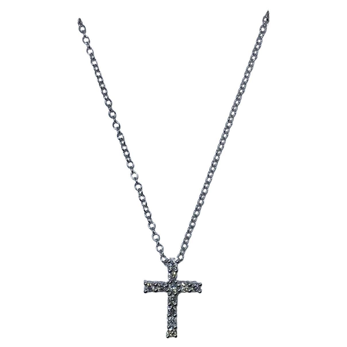 0.35ct Diamond chunky cross pendant necklace in 18ct white gold 18 inches For Sale