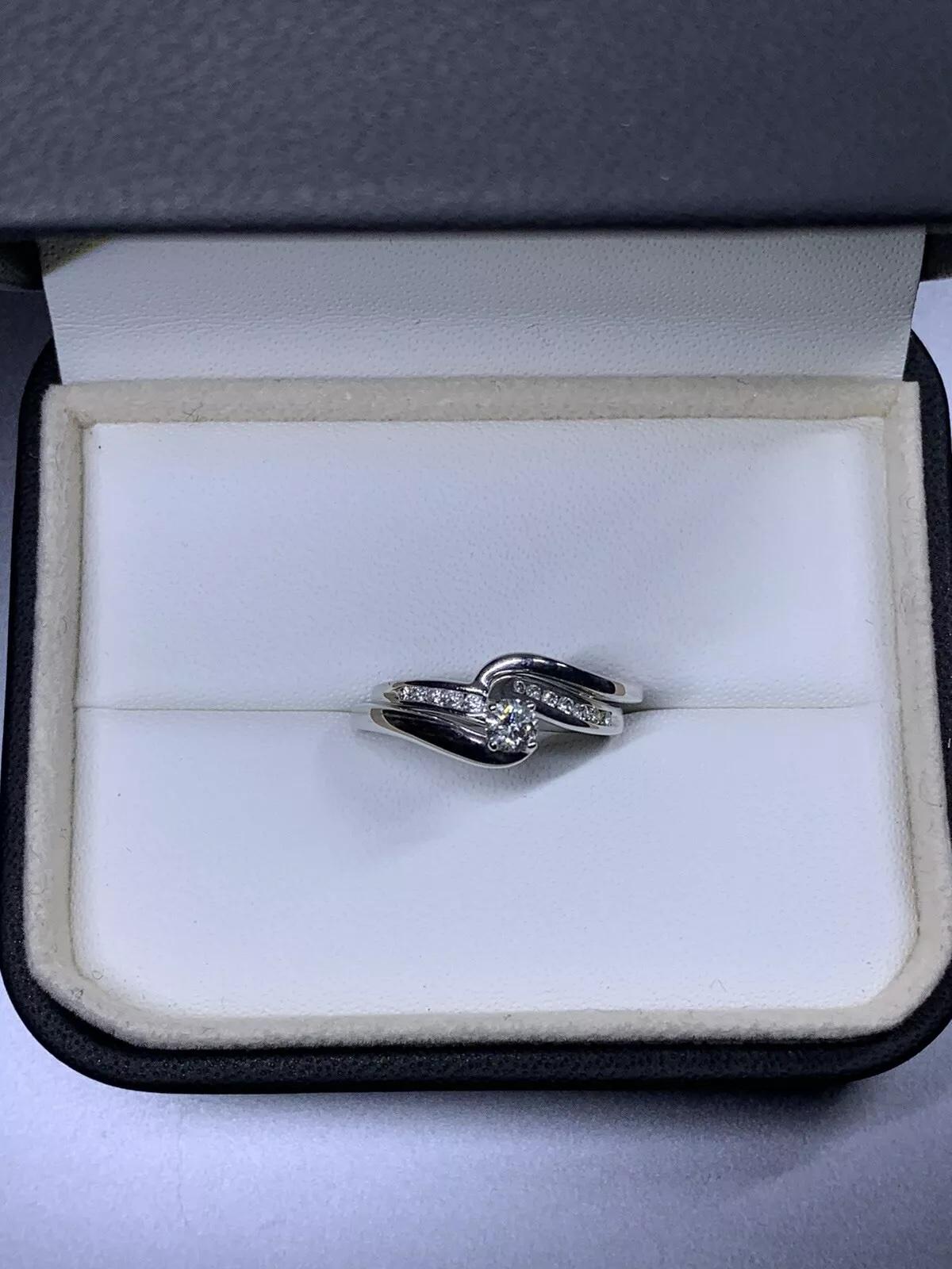 0.35ct Diamond chunky wishbone solitaire engagement ring set 9ct white gold In New Condition For Sale In London, GB