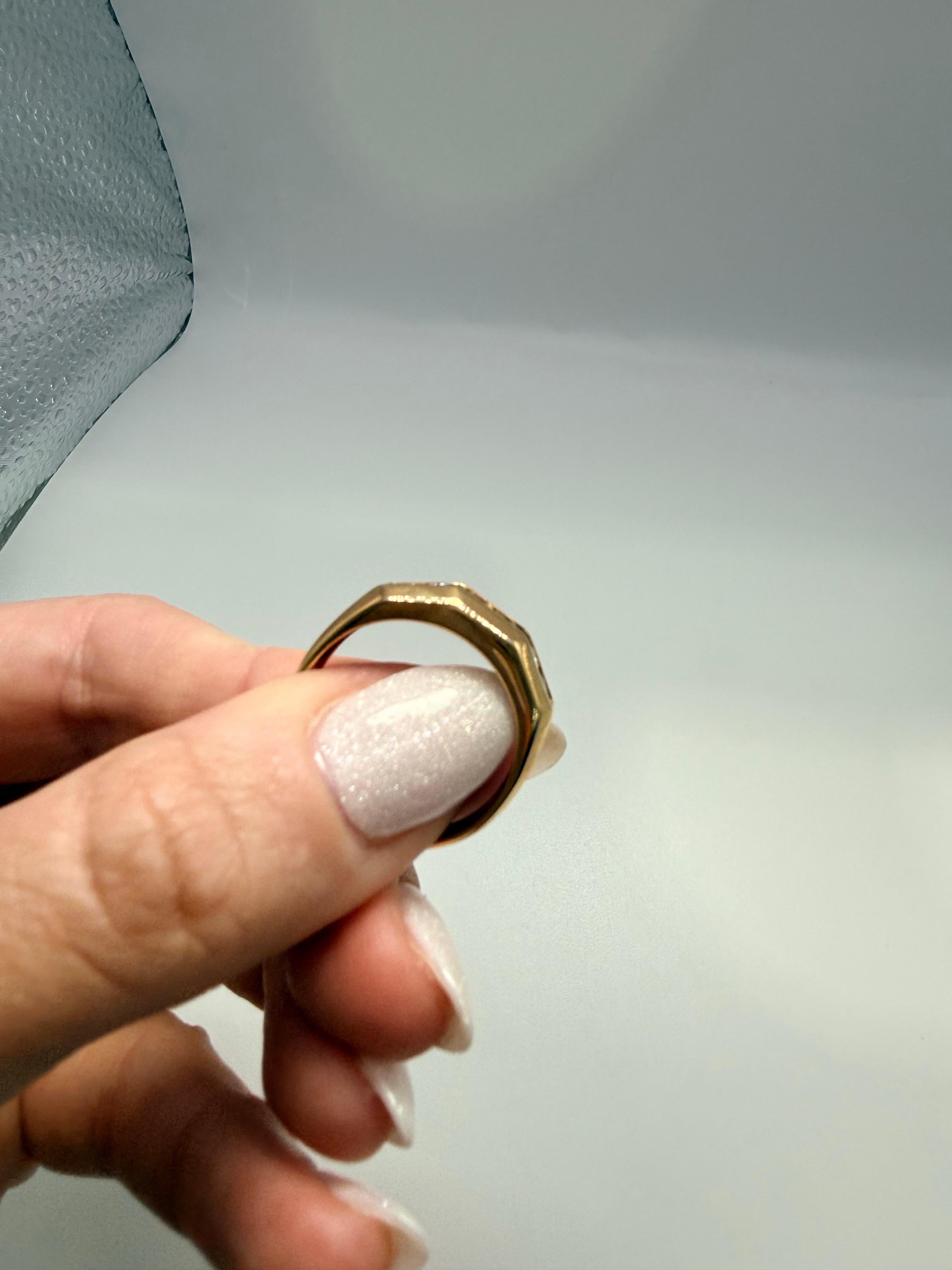 Taglio brillante Fede nuziale con diamante da 0,35 carati Anello con diamante incastonato in oro 14KT in vendita