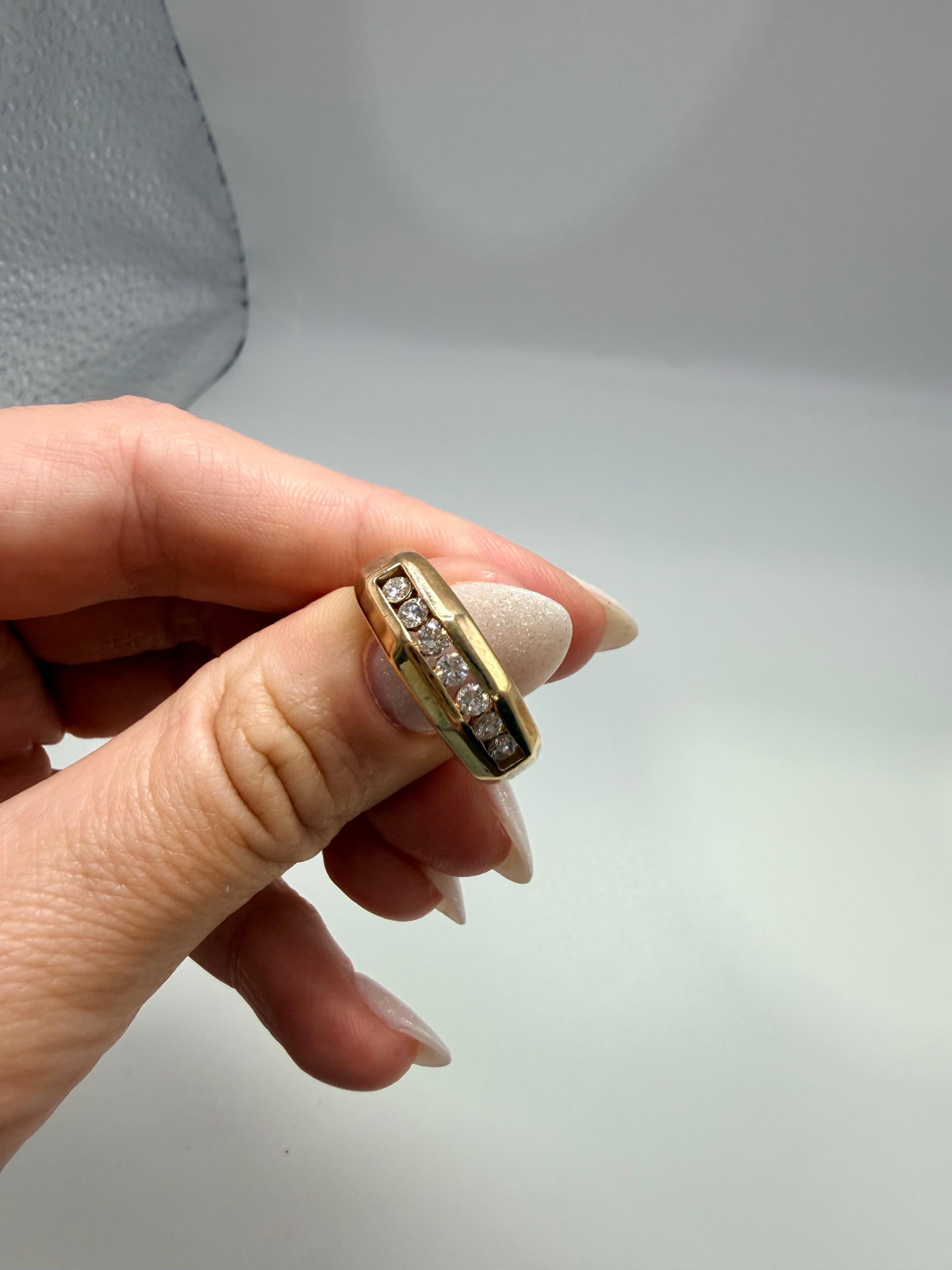 Fede nuziale con diamante da 0,35 carati Anello con diamante incastonato in oro 14KT in vendita 1