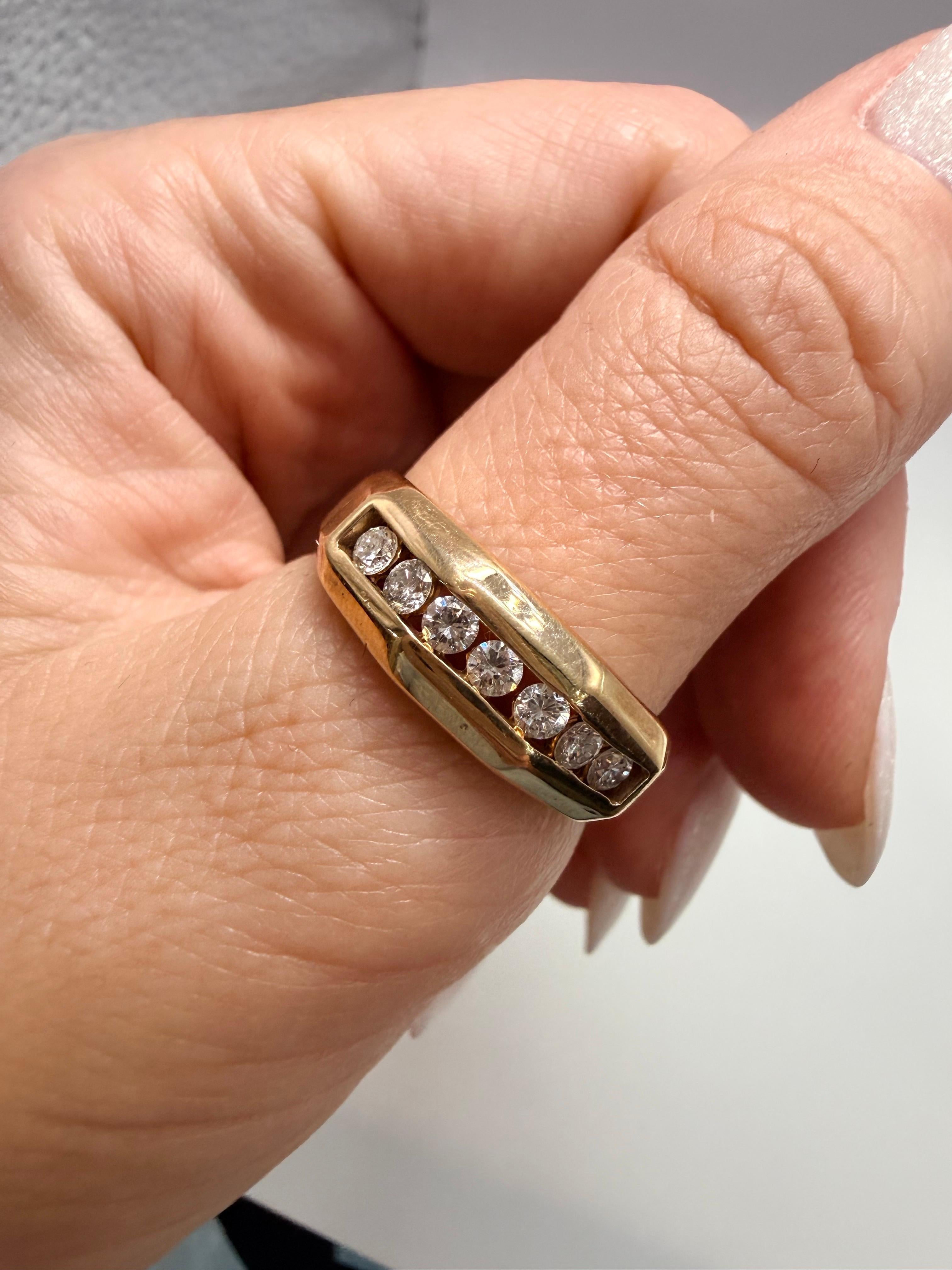 Fede nuziale con diamante da 0,35 carati Anello con diamante incastonato in oro 14KT in vendita 4