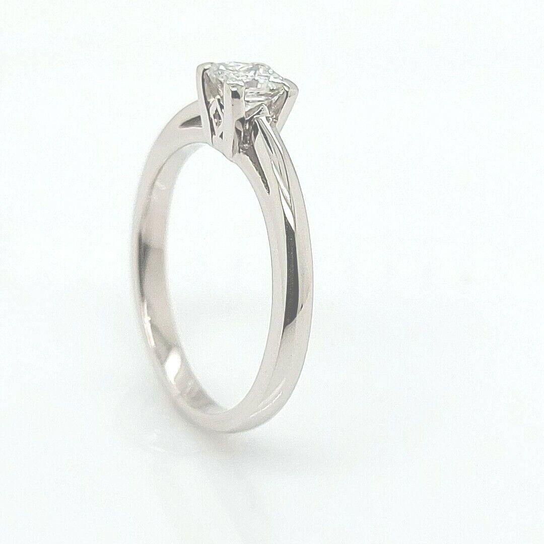 Women's 0.35ct F/VS1 Princess Cut Diamond Ring in Platinum For Sale