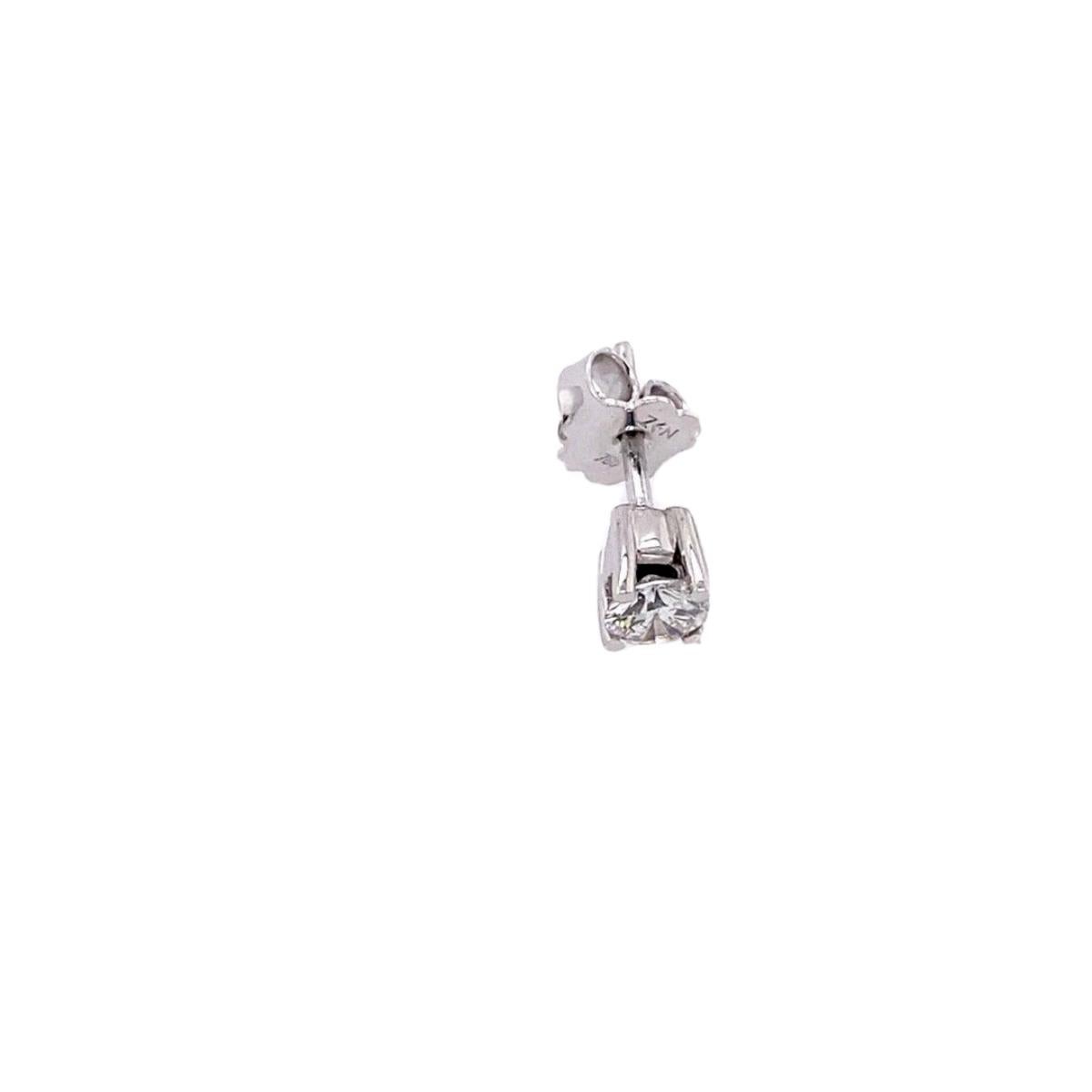 0.35ct F/VS1 Round Brilliant Cut Single Diamond Stud Earring, In 18ct White Gold

Simple and elegant design single stud earring, set with 0.35ct F/VS1 round brilliant cut diamond, In 18ct white gold, with peg and screw fittings.

Additional