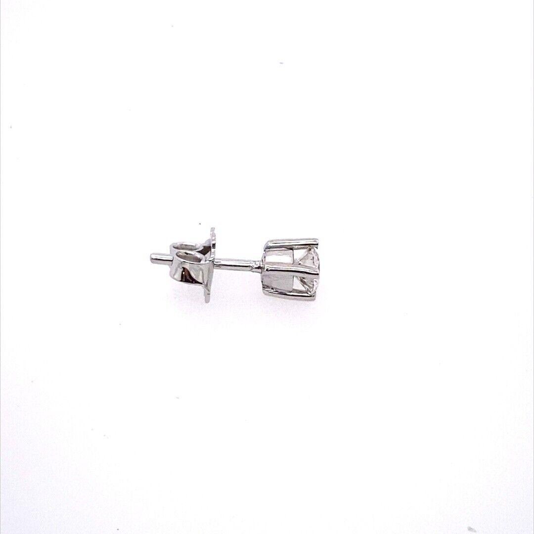Round Cut 0.35ct F/VS1 Round Brilliant Cut Single Diamond Stud Earring in 18ct White Gold For Sale