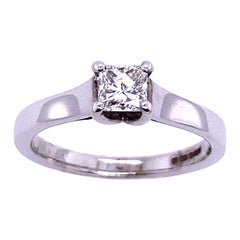 0,35 Karat G SI1 Diamantring aus 18 Karat Weißgold mit Prinzessinnenschliff