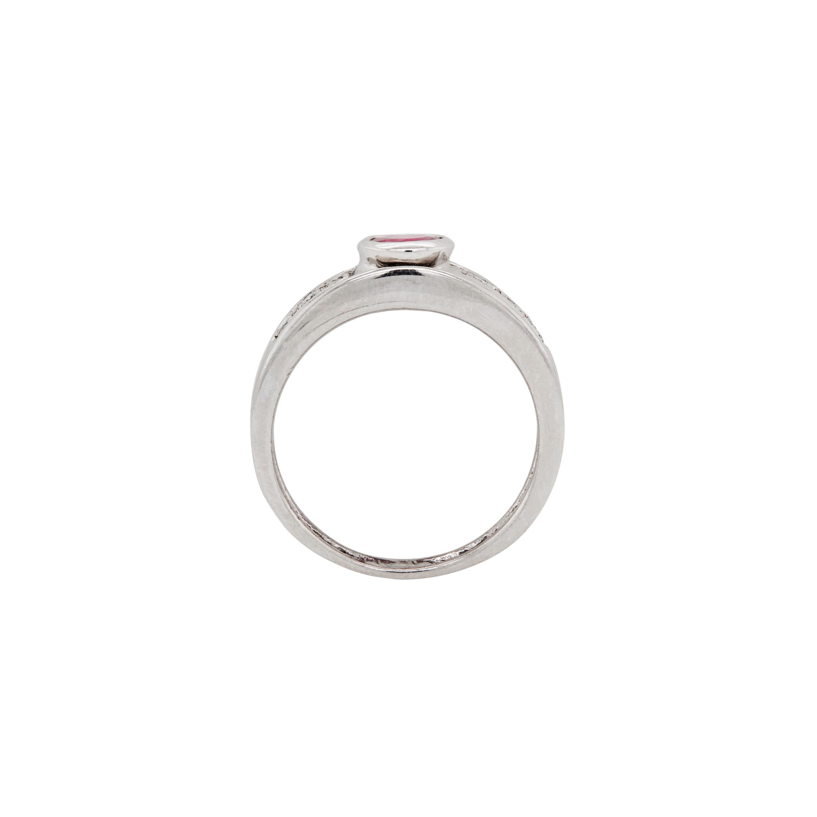 0,35ct Rubí Ovalado y Diamante Anillo de Oro Blanco de 18 Quilates para Vestido Moderno