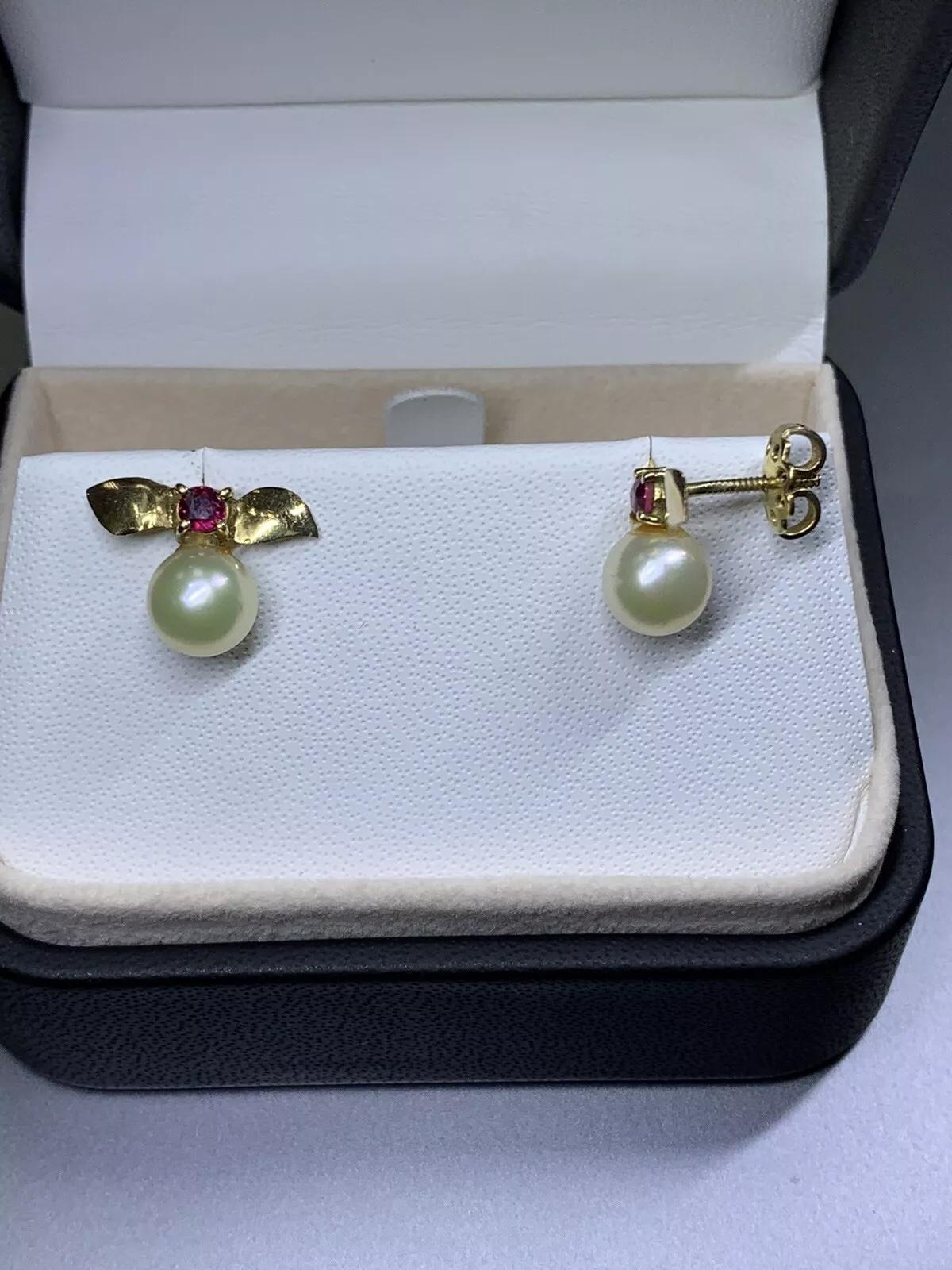 0.35ct Ruby pearl studs earrings 18ct yellow gold For Sale 1