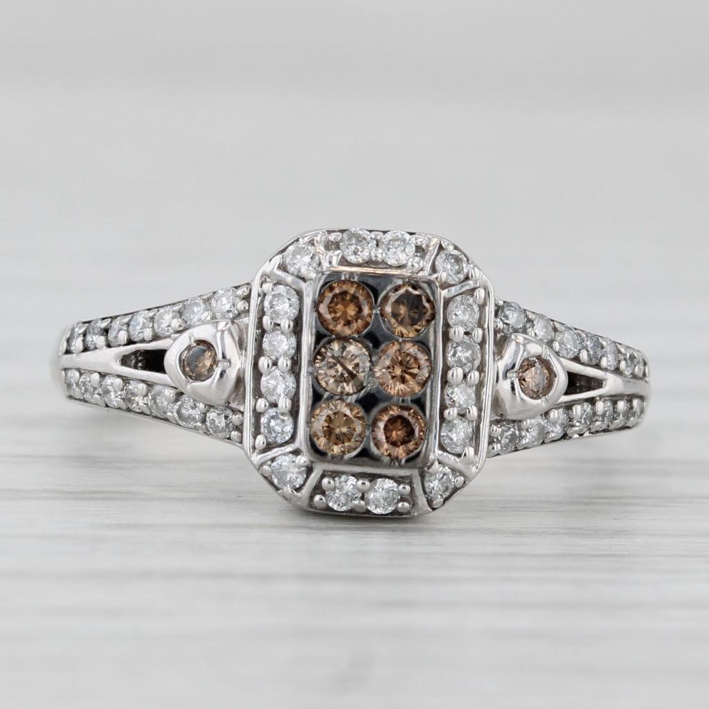 Round Cut 0.35ctw Diamond Cluster Halo Engagement Ring 14k White Gold Size 5.25 For Sale