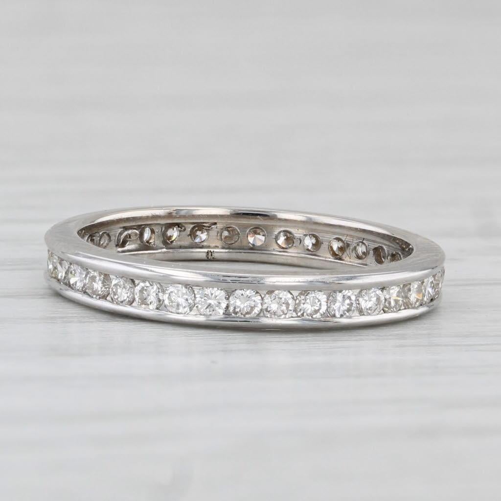 Gemstone Information:
- Natural Diamonds -
Total Carats - 0.35ctw
Cut - Round Brilliant
Color - J - K
Clarity - VS2 - SI2

Metal: 14k White Gold (XRF tested)
Weight: 1.5 Grams 
Rise Above Finger: 1.7 mm
Band / Shank Width: 2.5 mm

This ring is a