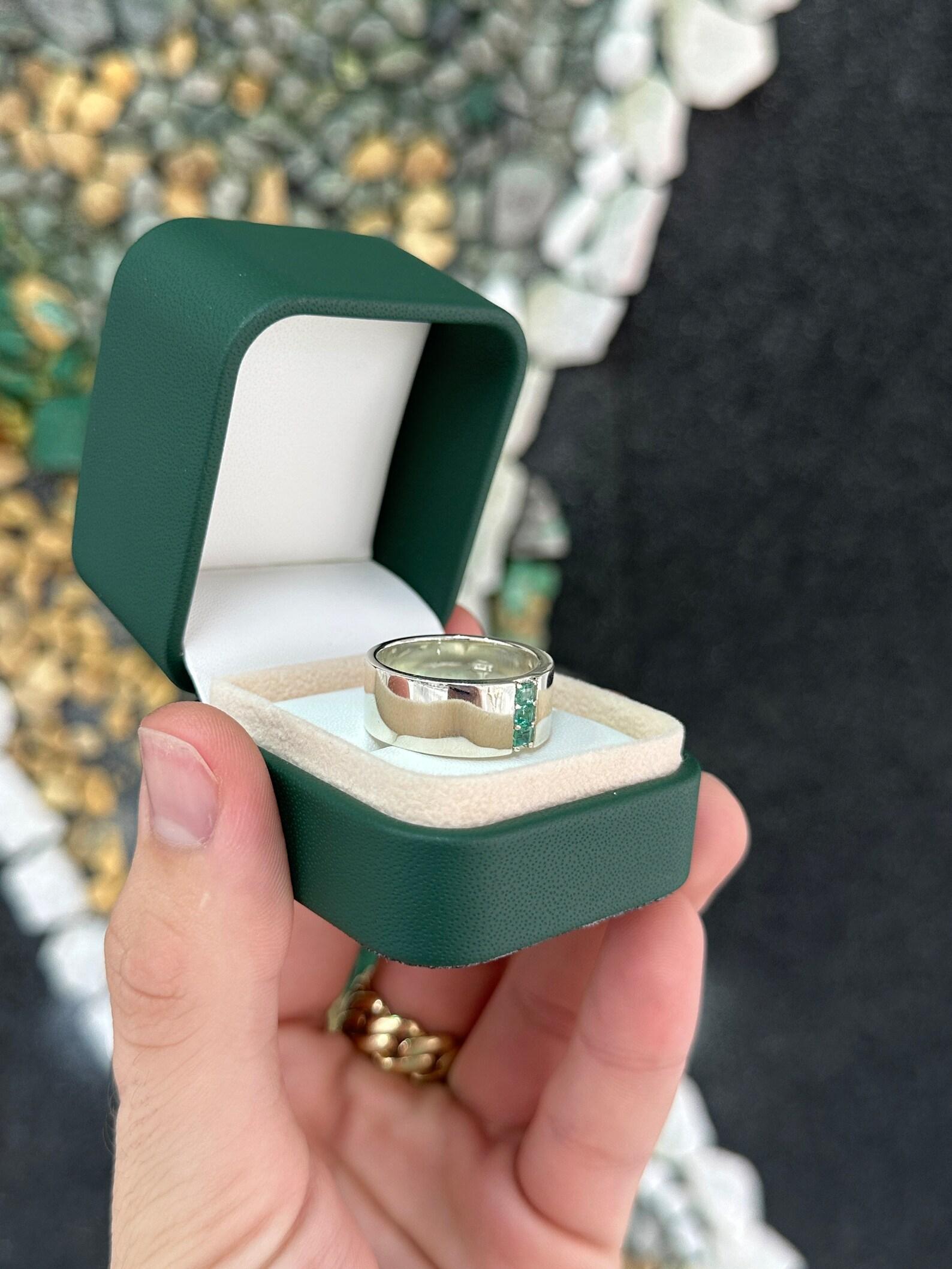 0.35tcw SS Men's Vertical Three Stone Natural Princess Cut Emerald Silver Ring For Sale 4