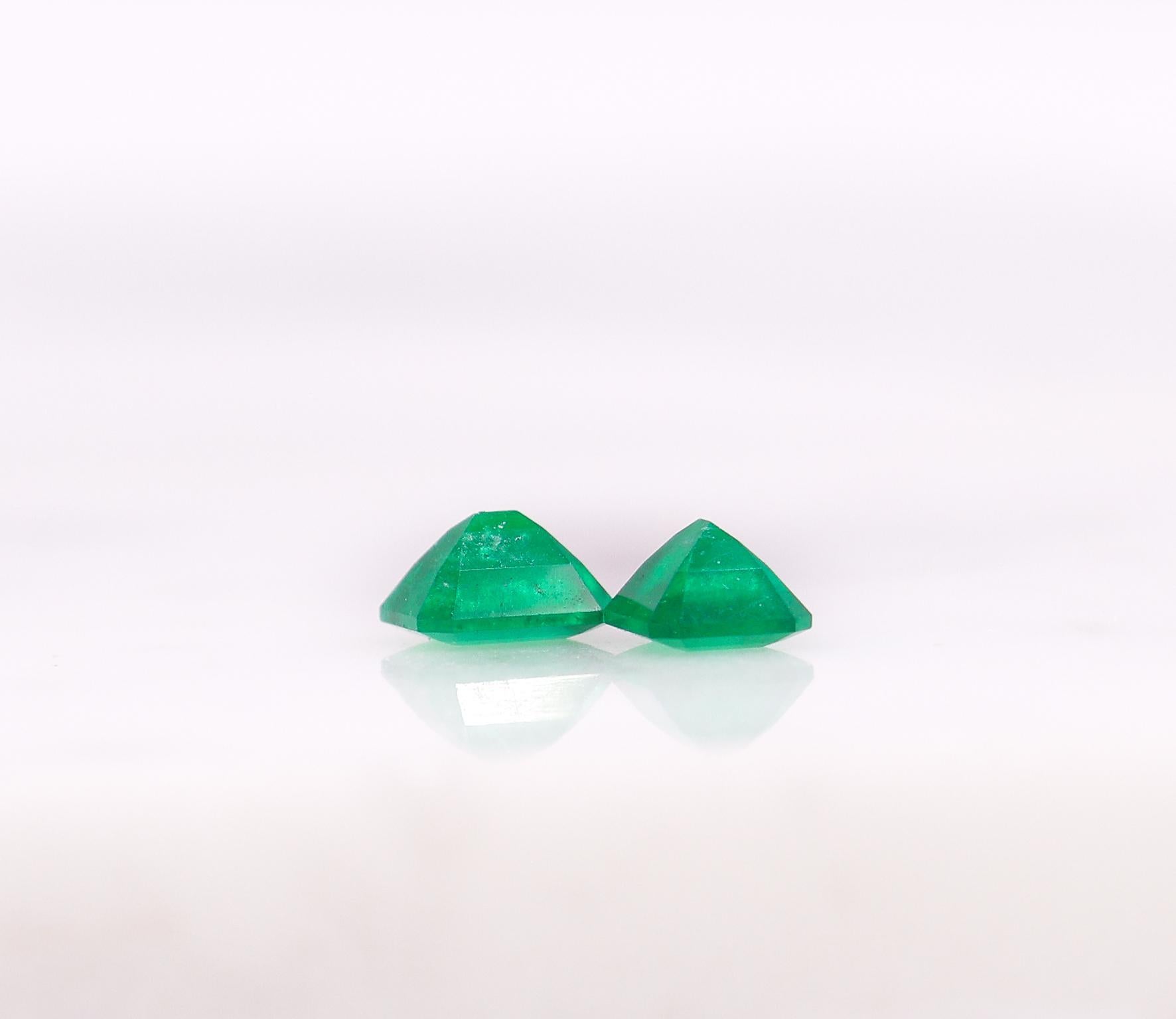 0.36 Carat Colombian Emerald Loose Gemstone Emerald Cut 4.87x3.94mm For Sale 1