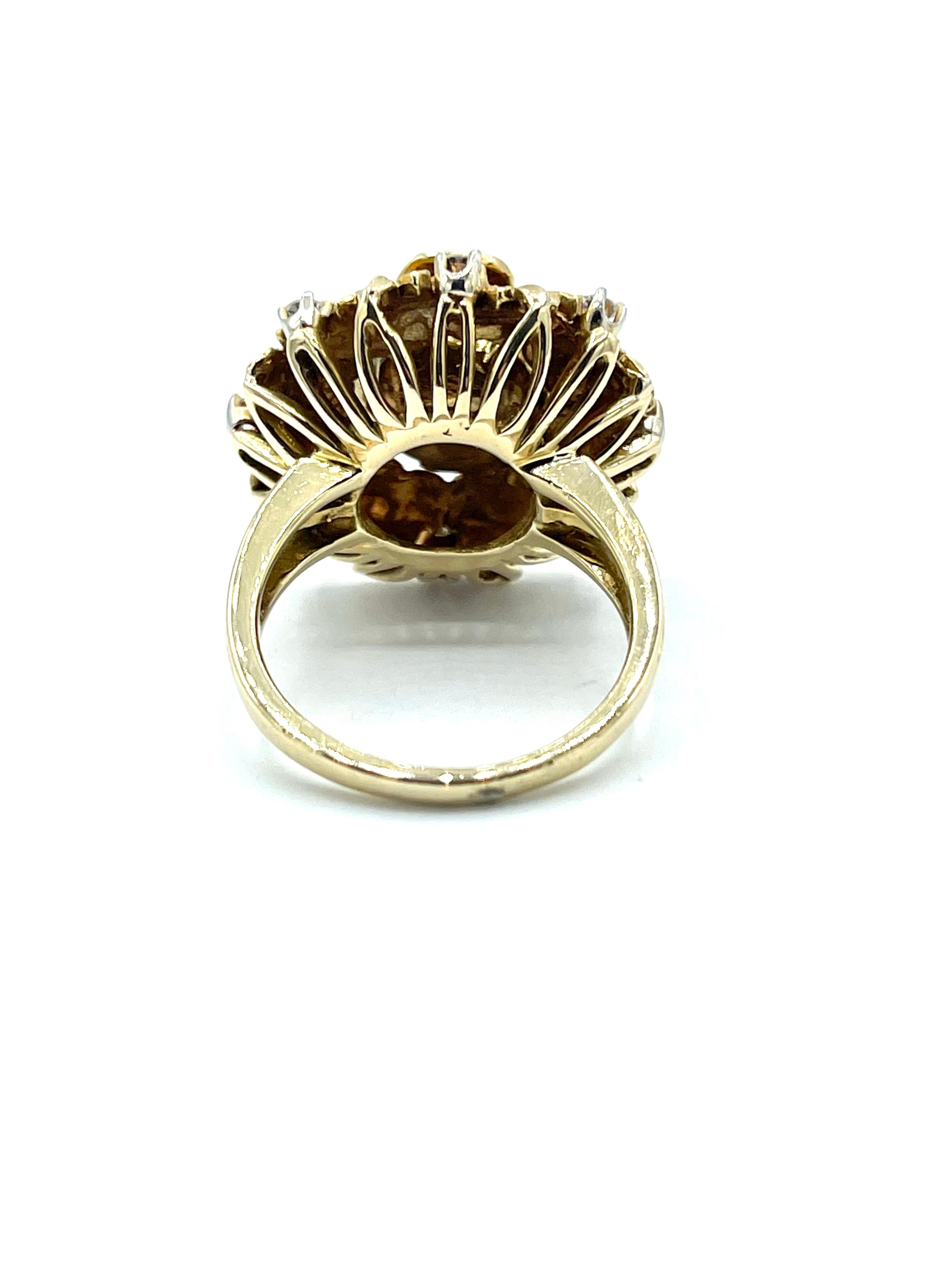 0.36 Carat Round Brilliant Diamond and Textured 18K Gold Flower Cocktail Ring For Sale 2