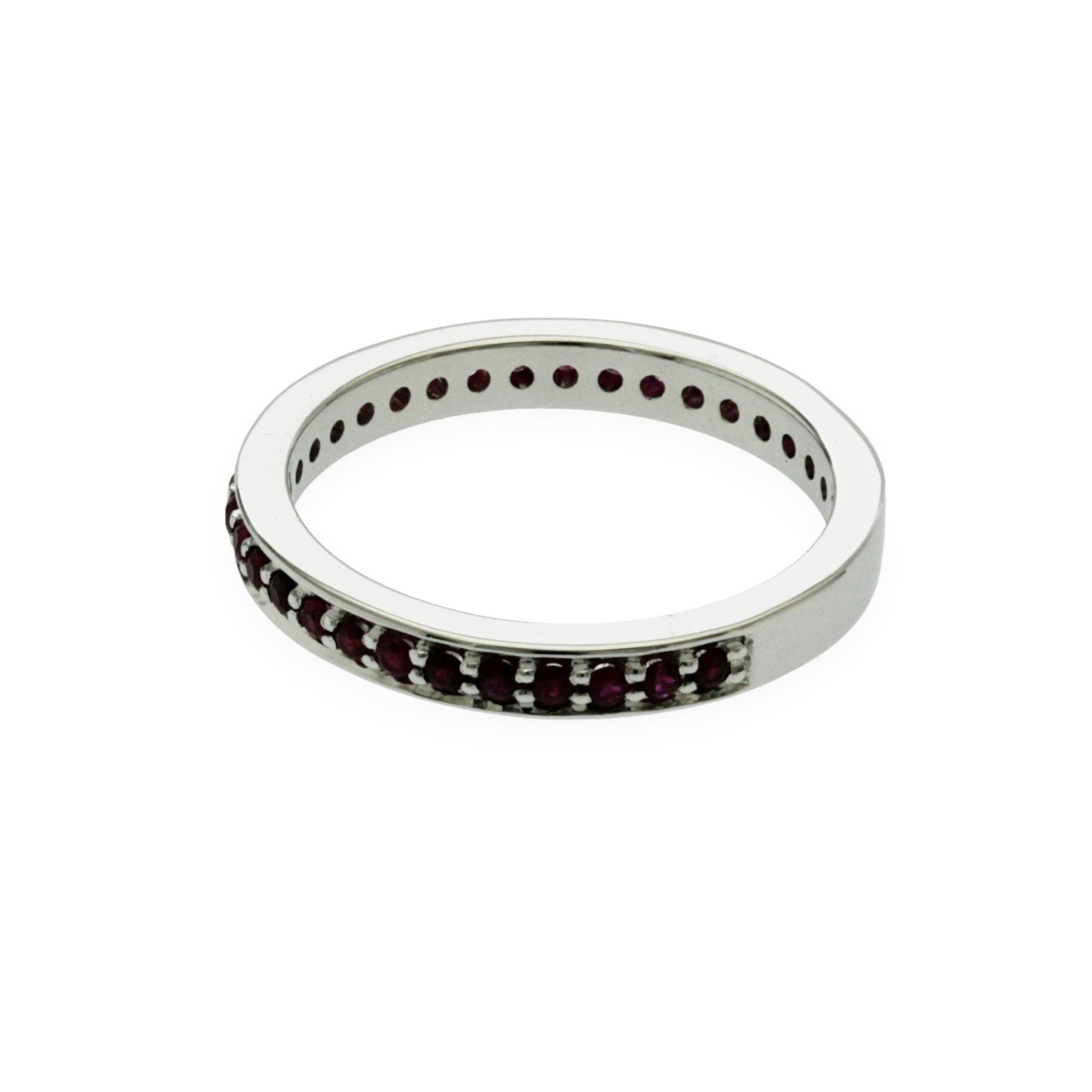 0.36 CT Natural Ruby14K White Gold Band Ring (Bague en or blanc 14K) en vente 1
