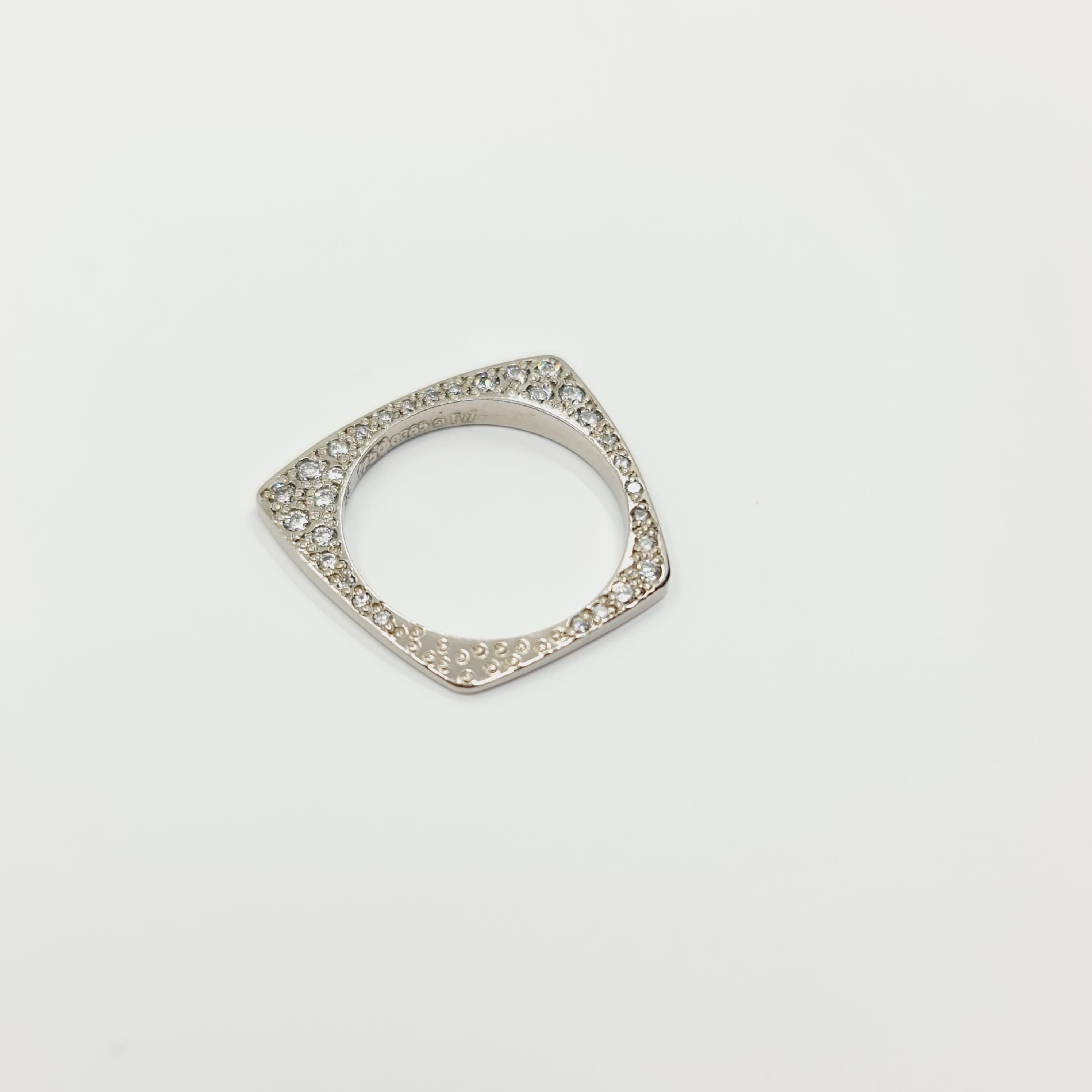 0.365 Carat Diamond Ring G/SI1 18k White Gold, 31 Brilliant Cut Pave Diamonds In New Condition For Sale In Darmstadt, DE