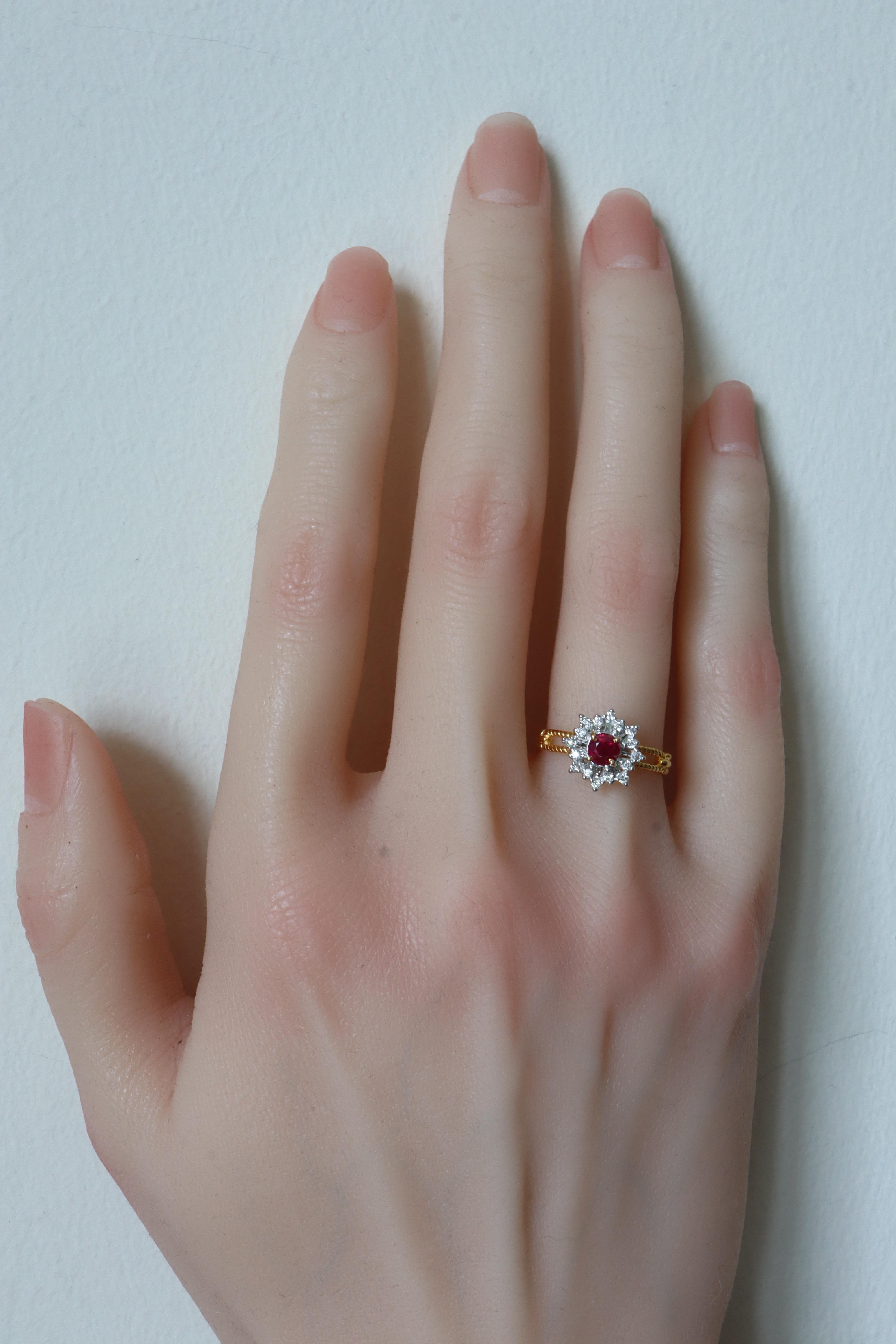0.36Ct Burmese Unheated Ruby Ring with natural diamonds in 21K solid gold In New Condition For Sale In Singapore, SG